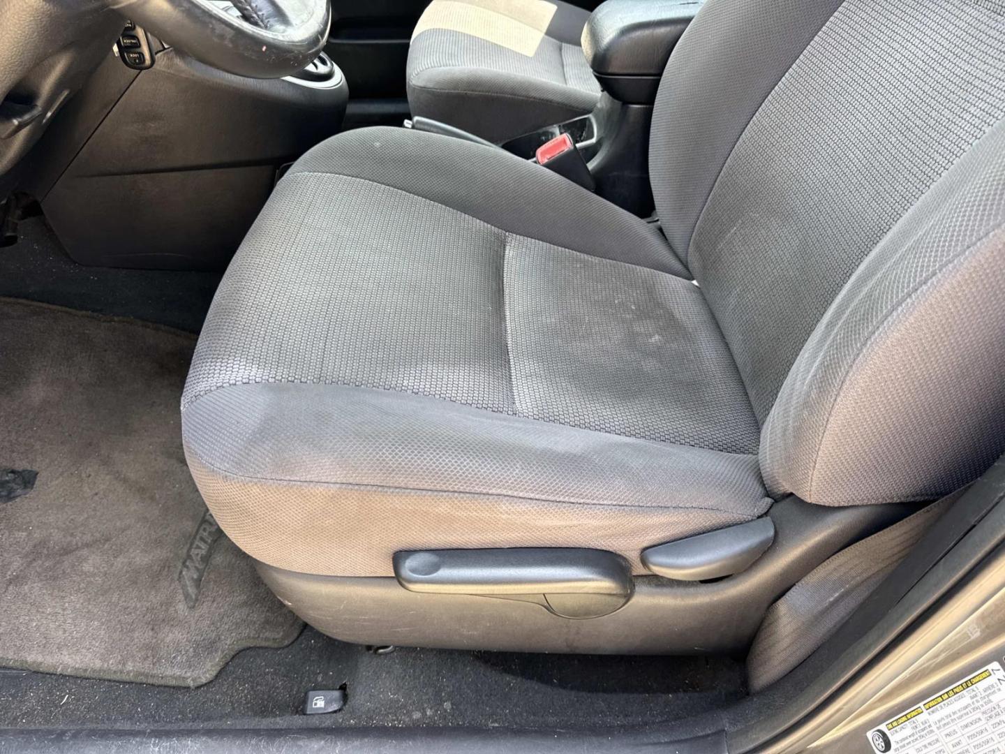 2007 Gray /Stone Toyota Matrix 5dr Wgn Auto STD (Natl) (2T1KR32E27C) , Automatic transmission, located at 6904 Johnston St., Lafayette, LA, 70503, (337) 988-1960, 30.143589, -92.100601 - Photo#15