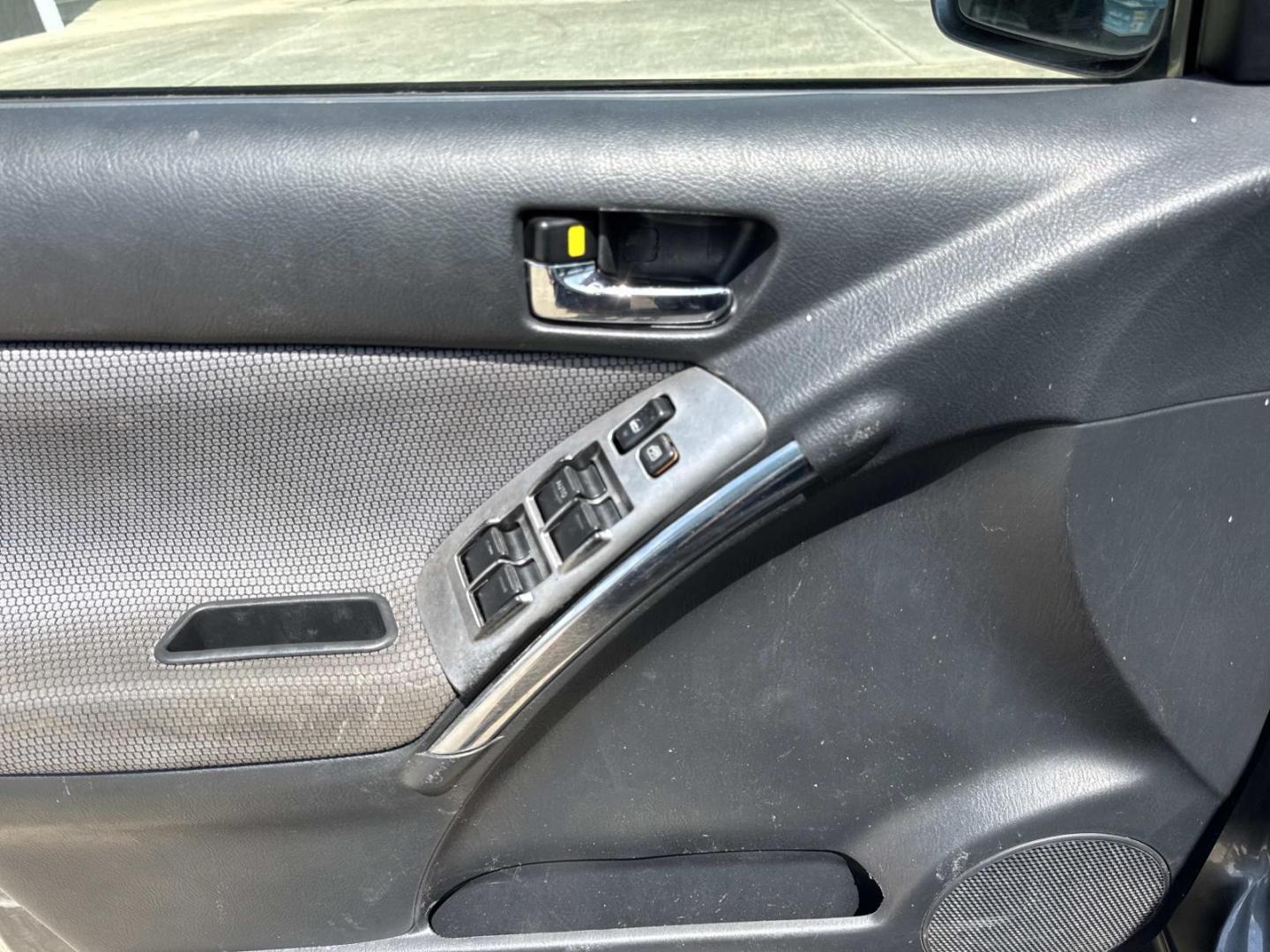 2007 Gray /Stone Toyota Matrix 5dr Wgn Auto STD (Natl) (2T1KR32E27C) , Automatic transmission, located at 6904 Johnston St., Lafayette, LA, 70503, (337) 988-1960, 30.143589, -92.100601 - Photo#18