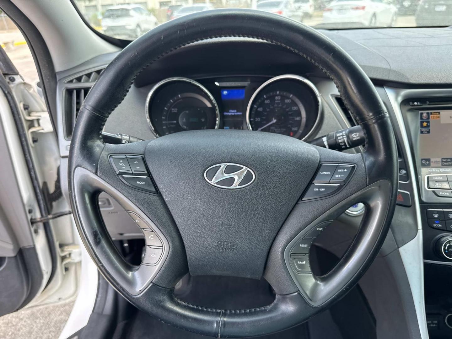 2015 White /Gray Hyundai Sonata Hybrid 4dr Sdn Limited (KMHEC4A4XFA) , Automatic transmission, located at 6904 Johnston St., Lafayette, LA, 70503, (337) 988-1960, 30.143589, -92.100601 - Photo#21