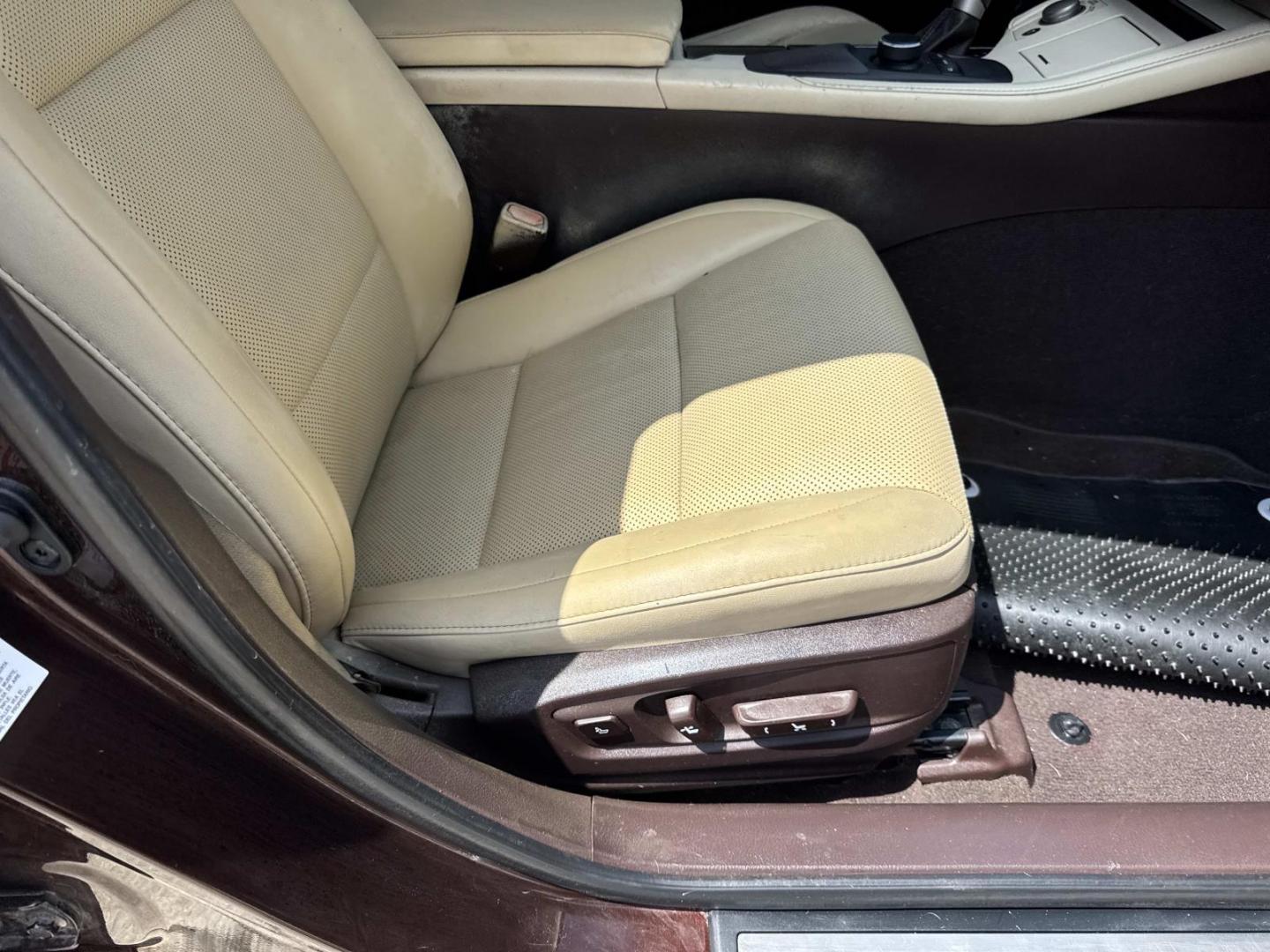 2016 Brown /Tan Lexus ES 350 4dr Sdn (58ABK1GG7GU) , Automatic transmission, located at 6904 Johnston St., Lafayette, LA, 70503, (337) 988-1960, 30.143589, -92.100601 - Photo#11