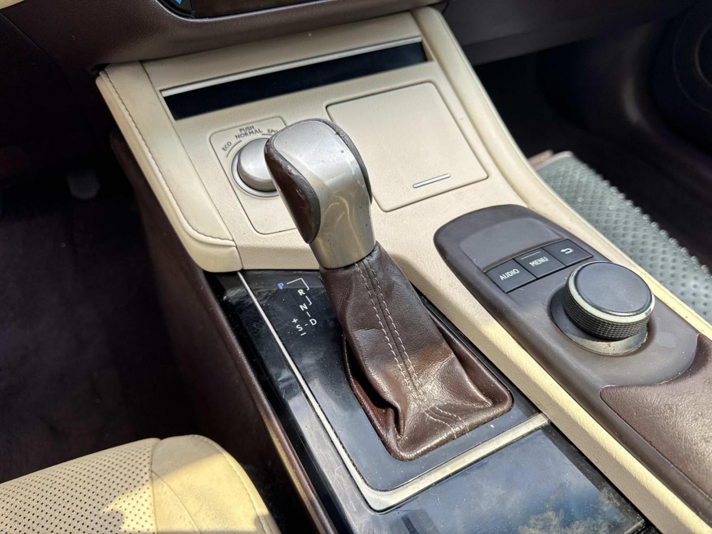 2016 Brown /Tan Lexus ES 350 4dr Sdn (58ABK1GG7GU) , Automatic transmission, located at 6904 Johnston St., Lafayette, LA, 70503, (337) 988-1960, 30.143589, -92.100601 - Photo#27