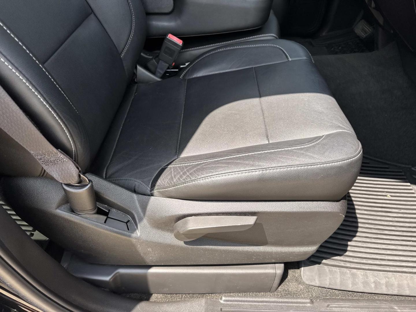 2014 Black /Jet Black Chevrolet Silverado 1500 2WD Crew Cab 143.5 LT w/1LT (3GCPCREC5EG) , Automatic transmission, located at 6904 Johnston St., Lafayette, LA, 70503, (337) 988-1960, 30.143589, -92.100601 - Photo#10