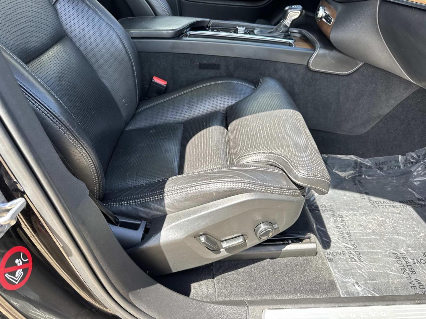 2017 Black /Black Volvo XC90 T6 AWD 7-Passenger Inscription (YV4A22PL9H1) , Automatic transmission, located at 6904 Johnston St., Lafayette, LA, 70503, (337) 988-1960, 30.143589, -92.100601 - Photo#12