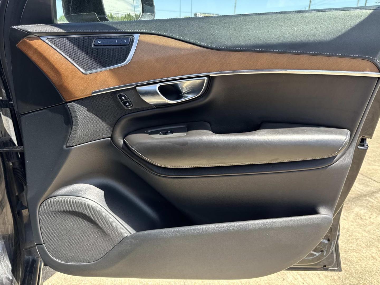 2017 Black /Black Volvo XC90 T6 AWD 7-Passenger Inscription (YV4A22PL9H1) , Automatic transmission, located at 6904 Johnston St., Lafayette, LA, 70503, (337) 988-1960, 30.143589, -92.100601 - Photo#14