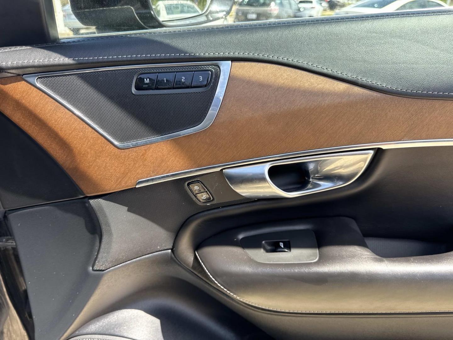 2017 Black /Black Volvo XC90 T6 AWD 7-Passenger Inscription (YV4A22PL9H1) , Automatic transmission, located at 6904 Johnston St., Lafayette, LA, 70503, (337) 988-1960, 30.143589, -92.100601 - Photo#15