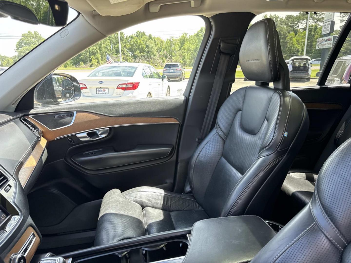 2017 Black /Black Volvo XC90 T6 AWD 7-Passenger Inscription (YV4A22PL9H1) , Automatic transmission, located at 6904 Johnston St., Lafayette, LA, 70503, (337) 988-1960, 30.143589, -92.100601 - Photo#16