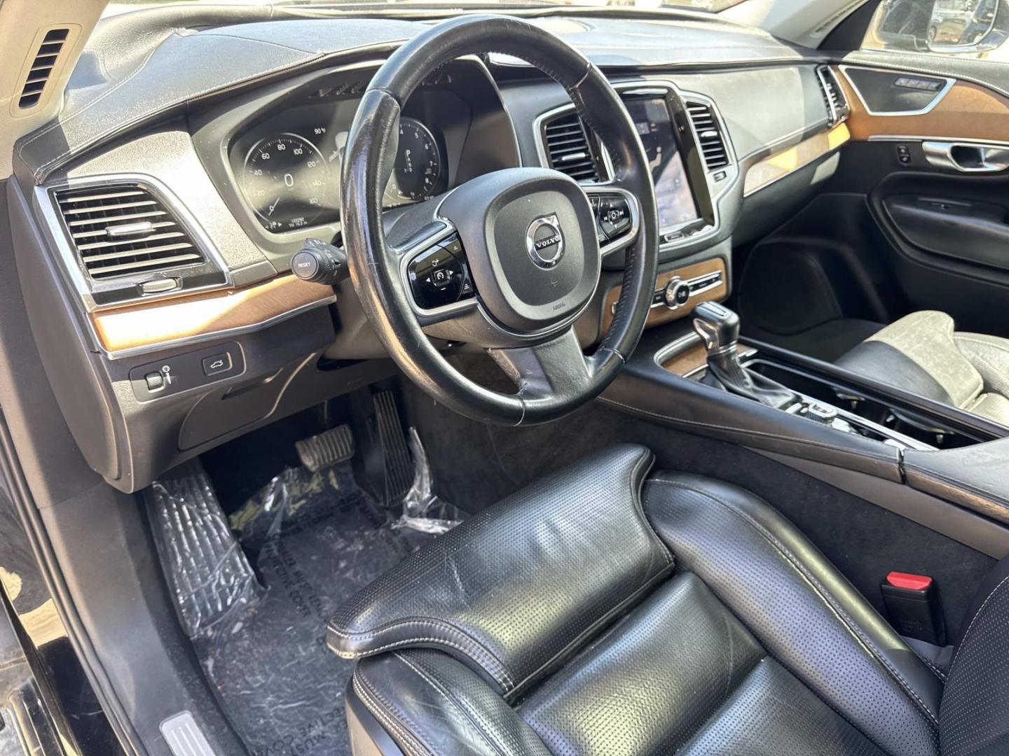 2017 Black /Black Volvo XC90 T6 AWD 7-Passenger Inscription (YV4A22PL9H1) , Automatic transmission, located at 6904 Johnston St., Lafayette, LA, 70503, (337) 988-1960, 30.143589, -92.100601 - Photo#18