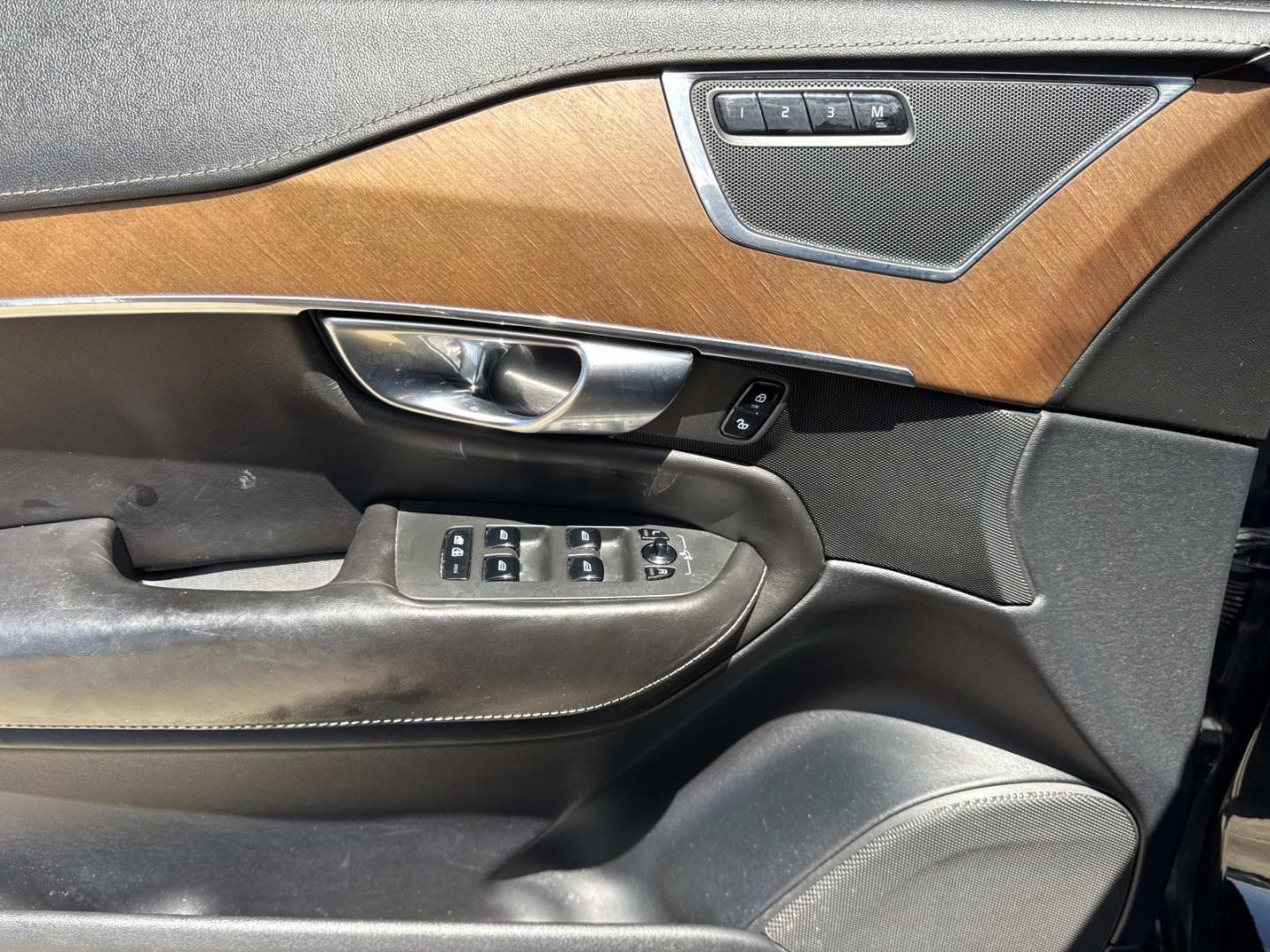 2017 Black /Black Volvo XC90 T6 AWD 7-Passenger Inscription (YV4A22PL9H1) , Automatic transmission, located at 6904 Johnston St., Lafayette, LA, 70503, (337) 988-1960, 30.143589, -92.100601 - Photo#20