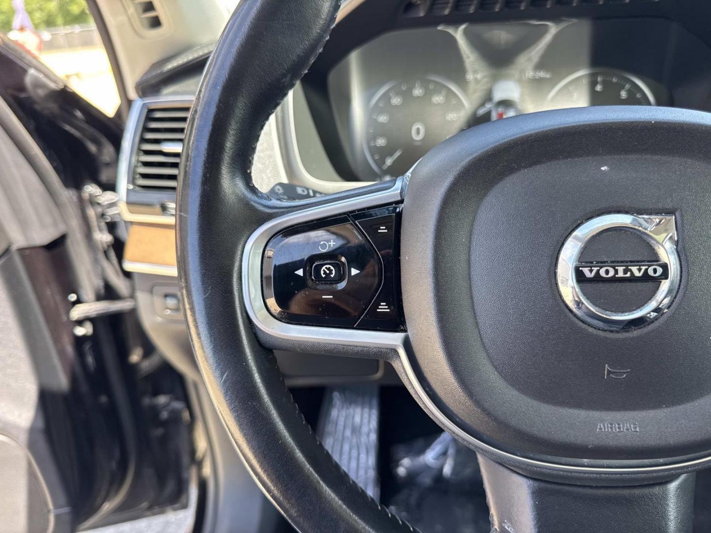 2017 Black /Black Volvo XC90 T6 AWD 7-Passenger Inscription (YV4A22PL9H1) , Automatic transmission, located at 6904 Johnston St., Lafayette, LA, 70503, (337) 988-1960, 30.143589, -92.100601 - Photo#23