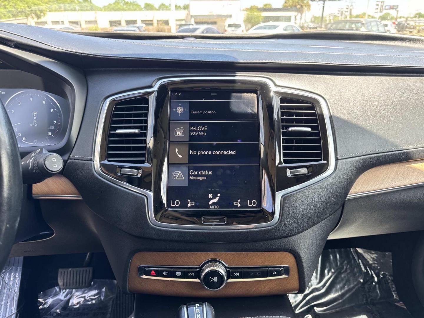 2017 Black /Black Volvo XC90 T6 AWD 7-Passenger Inscription (YV4A22PL9H1) , Automatic transmission, located at 6904 Johnston St., Lafayette, LA, 70503, (337) 988-1960, 30.143589, -92.100601 - Photo#25