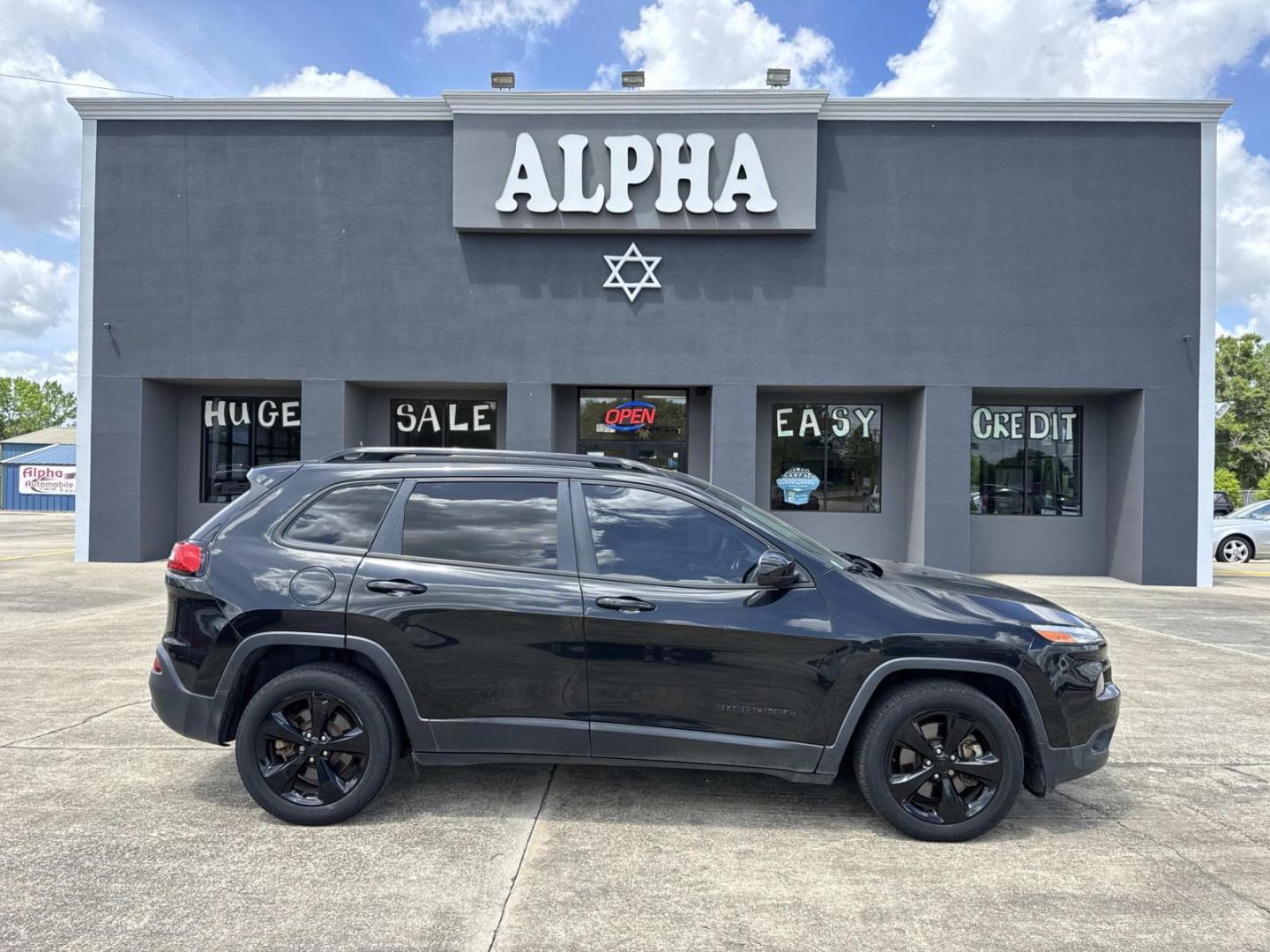 2016 Black /Black Jeep Cherokee FWD 4dr Altitude *Ltd Avail* (1C4PJLCS8GW) , Automatic transmission, located at 6904 Johnston St., Lafayette, LA, 70503, (337) 988-1960, 30.143589, -92.100601 - Photo#0