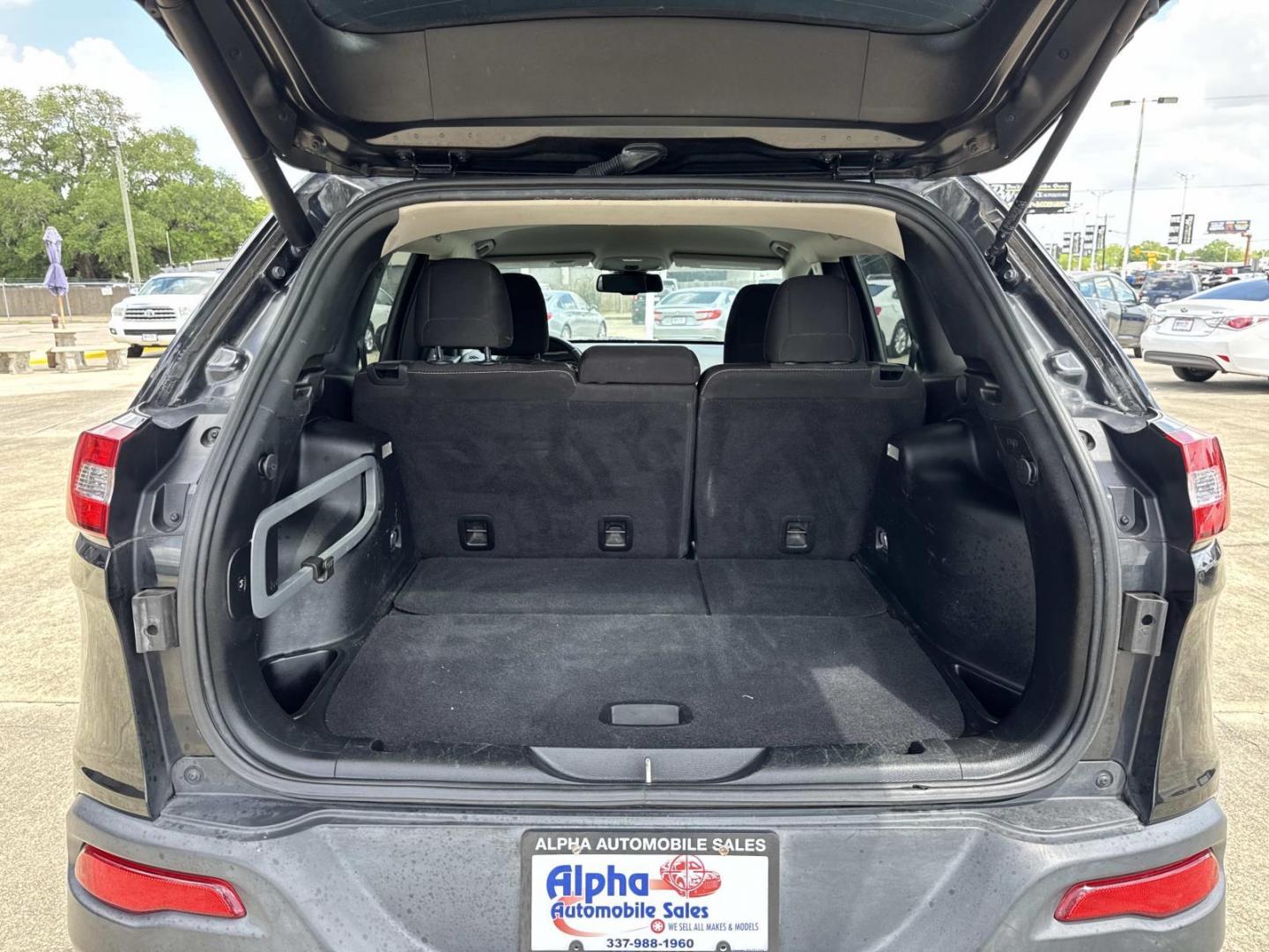 2016 Black /Black Jeep Cherokee FWD 4dr Altitude *Ltd Avail* (1C4PJLCS8GW) , Automatic transmission, located at 6904 Johnston St., Lafayette, LA, 70503, (337) 988-1960, 30.143589, -92.100601 - Photo#7