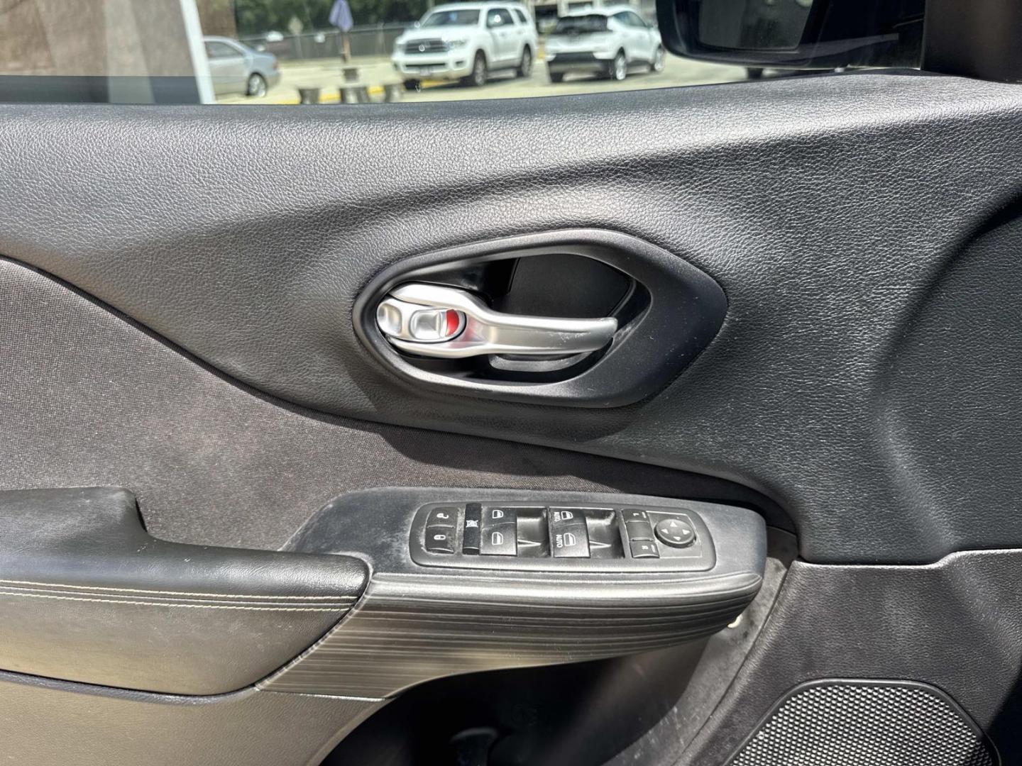 2016 Black /Black Jeep Cherokee FWD 4dr Altitude *Ltd Avail* (1C4PJLCS8GW) , Automatic transmission, located at 6904 Johnston St., Lafayette, LA, 70503, (337) 988-1960, 30.143589, -92.100601 - Photo#18