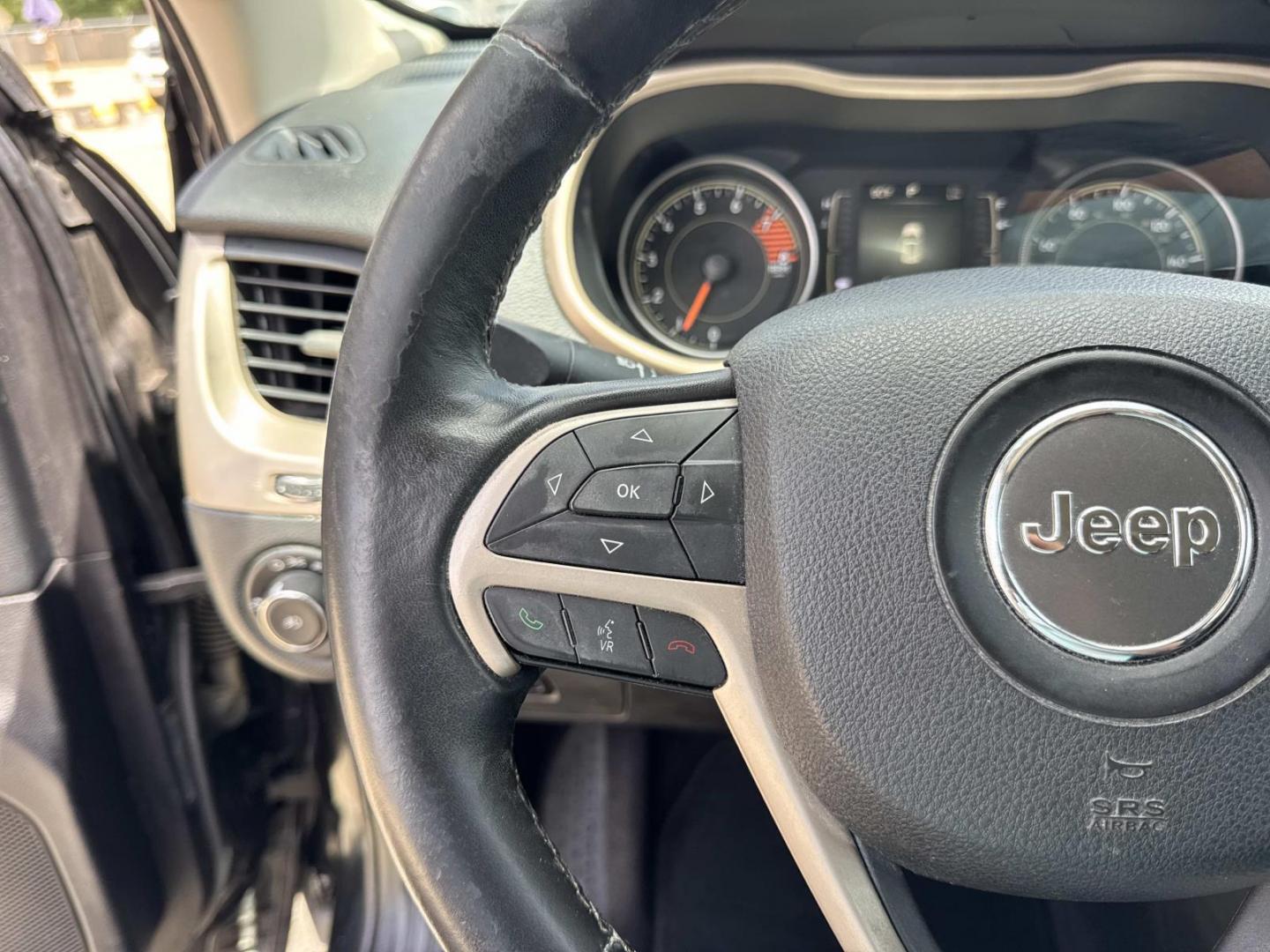 2016 Black /Black Jeep Cherokee FWD 4dr Altitude *Ltd Avail* (1C4PJLCS8GW) , Automatic transmission, located at 6904 Johnston St., Lafayette, LA, 70503, (337) 988-1960, 30.143589, -92.100601 - Photo#21