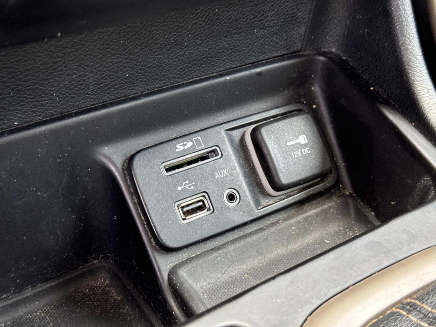 2016 Black /Black Jeep Cherokee FWD 4dr Altitude *Ltd Avail* (1C4PJLCS8GW) , Automatic transmission, located at 6904 Johnston St., Lafayette, LA, 70503, (337) 988-1960, 30.143589, -92.100601 - Photo#25