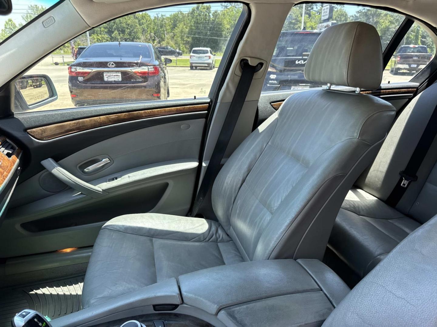 2008 Titanium Silver Metallic /Gray BMW 5 Series 4dr Sdn 535xi AWD (WBANV93548C) , Automatic transmission, located at 6904 Johnston St., Lafayette, LA, 70503, (337) 988-1960, 30.143589, -92.100601 - Photo#16