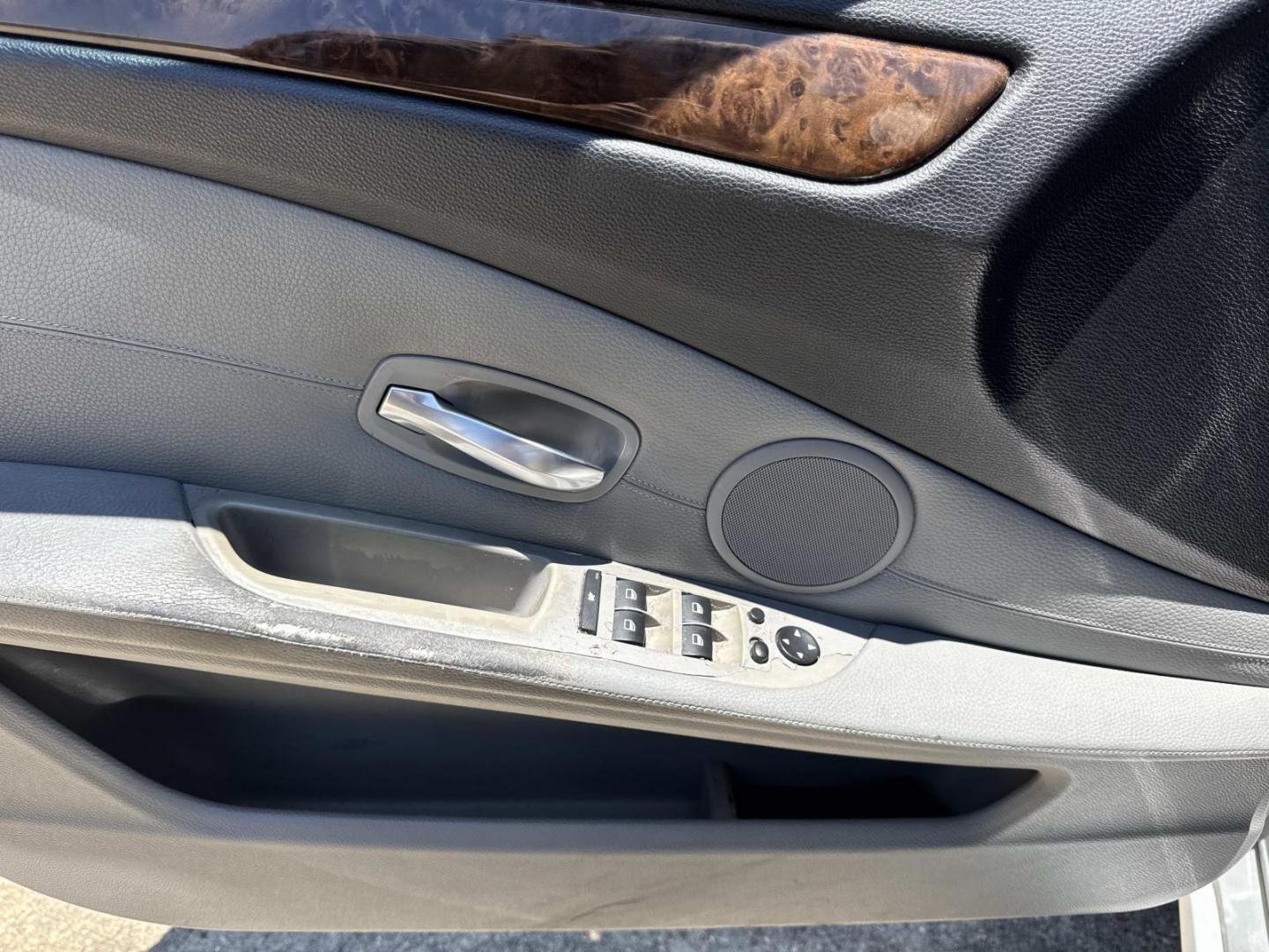 2008 Titanium Silver Metallic /Gray BMW 5 Series 4dr Sdn 535xi AWD (WBANV93548C) , Automatic transmission, located at 6904 Johnston St., Lafayette, LA, 70503, (337) 988-1960, 30.143589, -92.100601 - Photo#20
