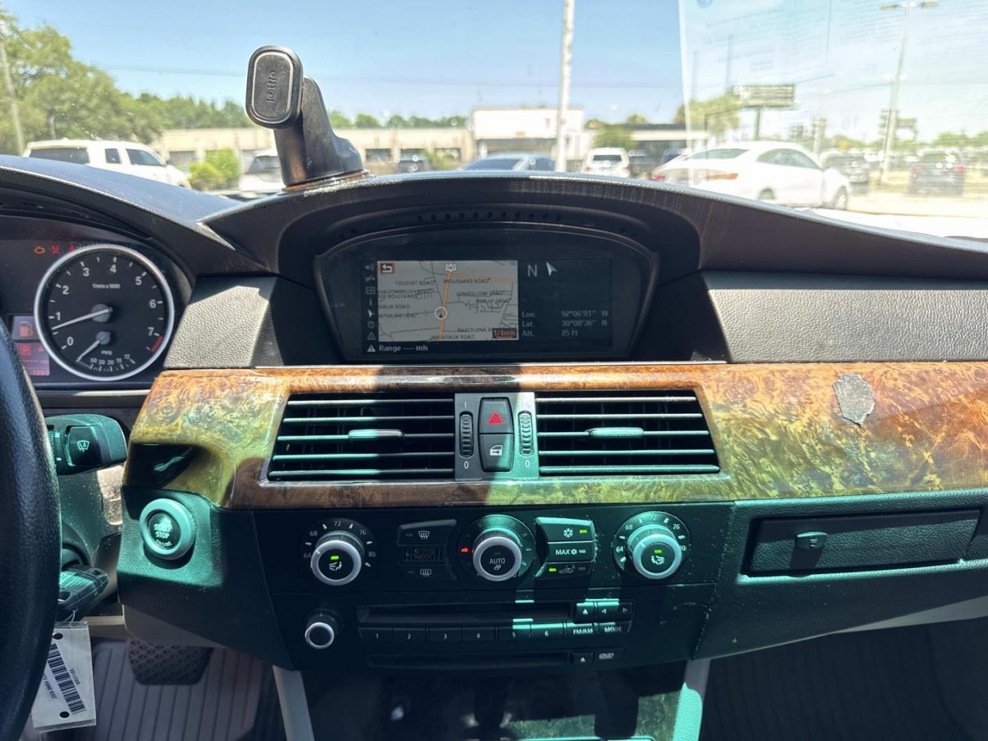2008 Titanium Silver Metallic /Gray BMW 5 Series 4dr Sdn 535xi AWD (WBANV93548C) , Automatic transmission, located at 6904 Johnston St., Lafayette, LA, 70503, (337) 988-1960, 30.143589, -92.100601 - Photo#25