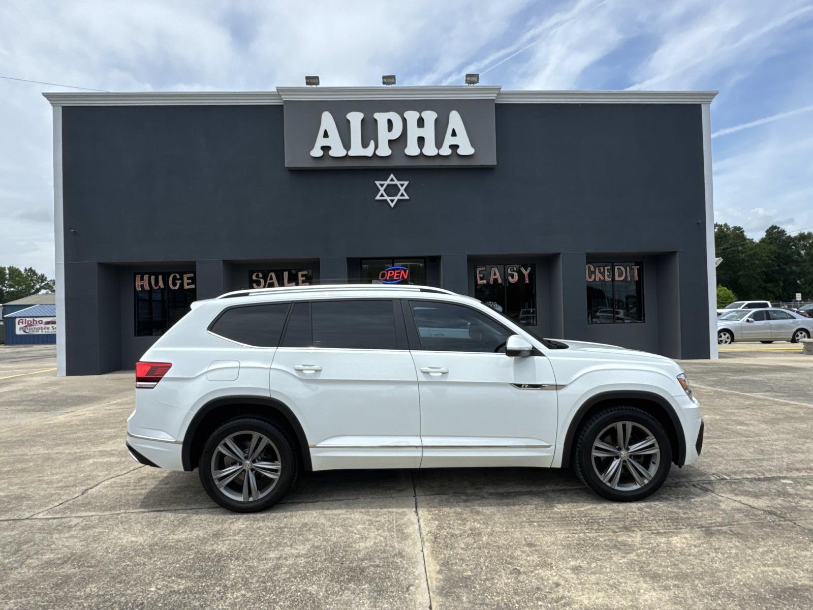 photo of 2019 Volkswagen Atlas 3.6L V6 SE w/Technology R-Line FWD