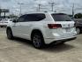 2019 White /Black Volkswagen Atlas 3.6L V6 SE w/Technology R-Line FWD (1V2YR2CA6KC) , Automatic transmission, located at 6904 Johnston St., Lafayette, LA, 70503, (337) 988-1960, 30.143589, -92.100601 - Photo#5