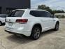 2019 White /Black Volkswagen Atlas 3.6L V6 SE w/Technology R-Line FWD (1V2YR2CA6KC) , Automatic transmission, located at 6904 Johnston St., Lafayette, LA, 70503, (337) 988-1960, 30.143589, -92.100601 - Photo#7