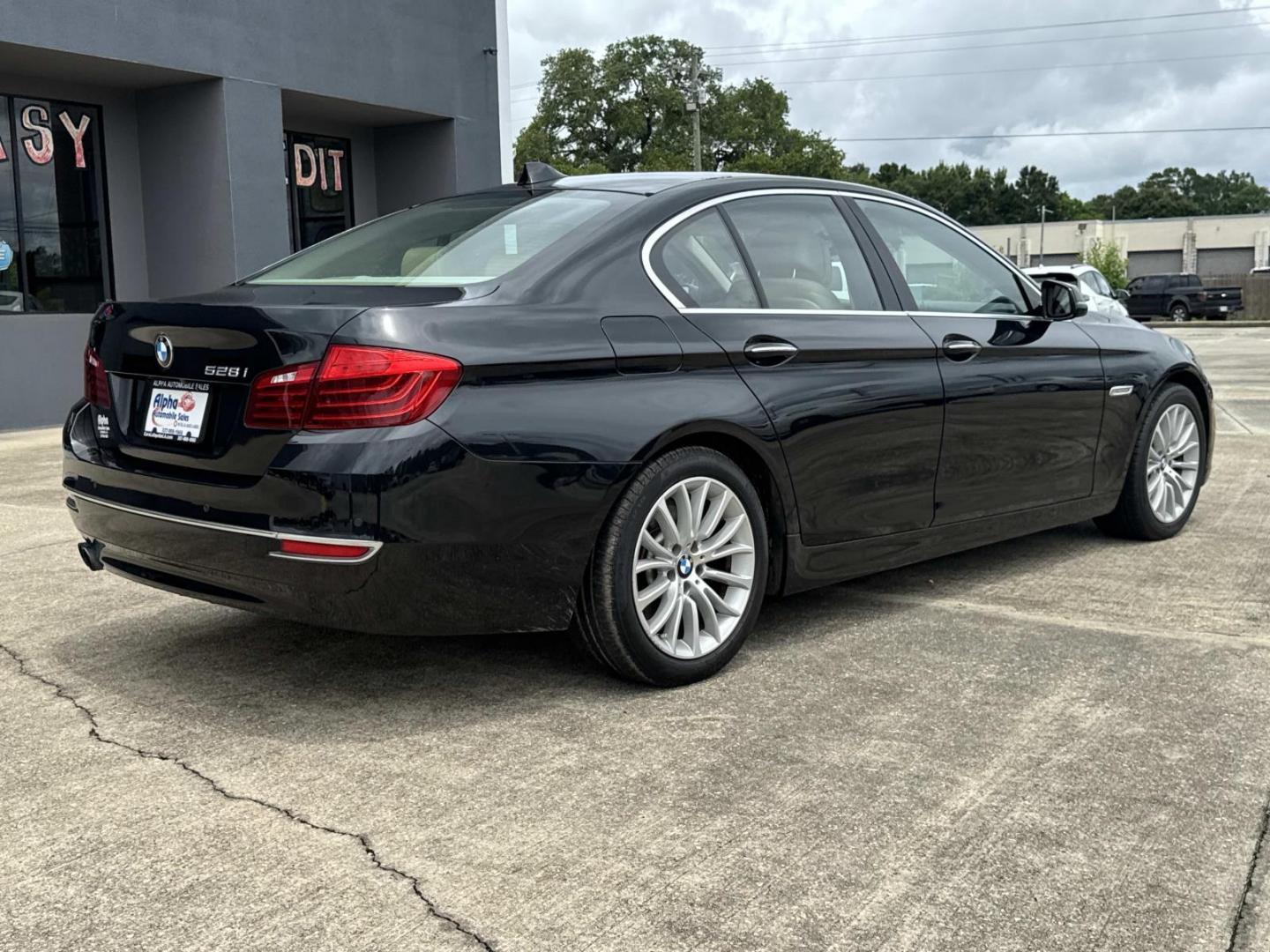 2015 Black /Tan BMW 5 Series 4dr Sdn 528i RWD (WBA5A5C56FD) , Automatic transmission, located at 6904 Johnston St., Lafayette, LA, 70503, (337) 988-1960, 30.143589, -92.100601 - Photo#6