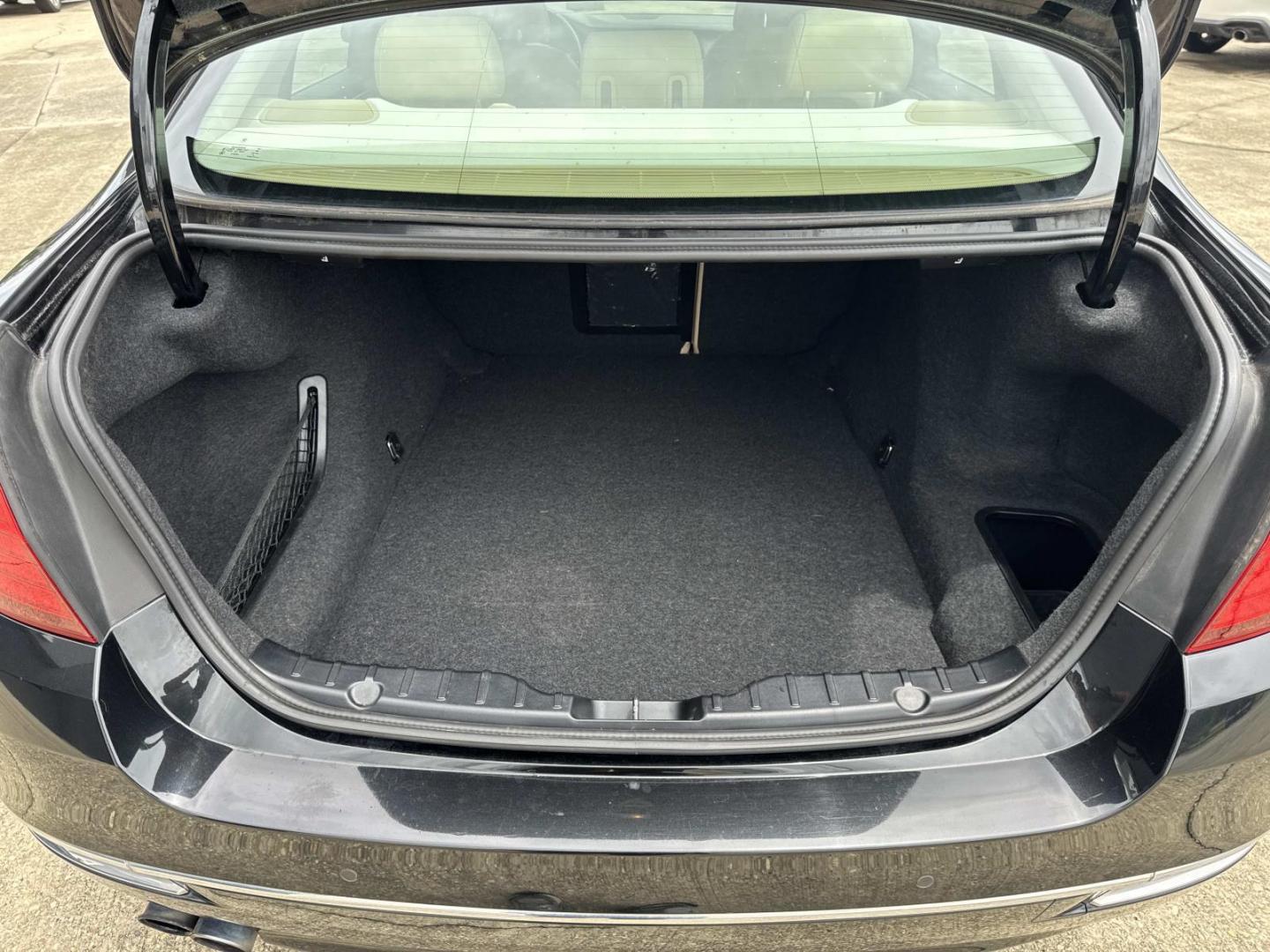 2015 Black /Tan BMW 5 Series 4dr Sdn 528i RWD (WBA5A5C56FD) , Automatic transmission, located at 6904 Johnston St., Lafayette, LA, 70503, (337) 988-1960, 30.143589, -92.100601 - Photo#7