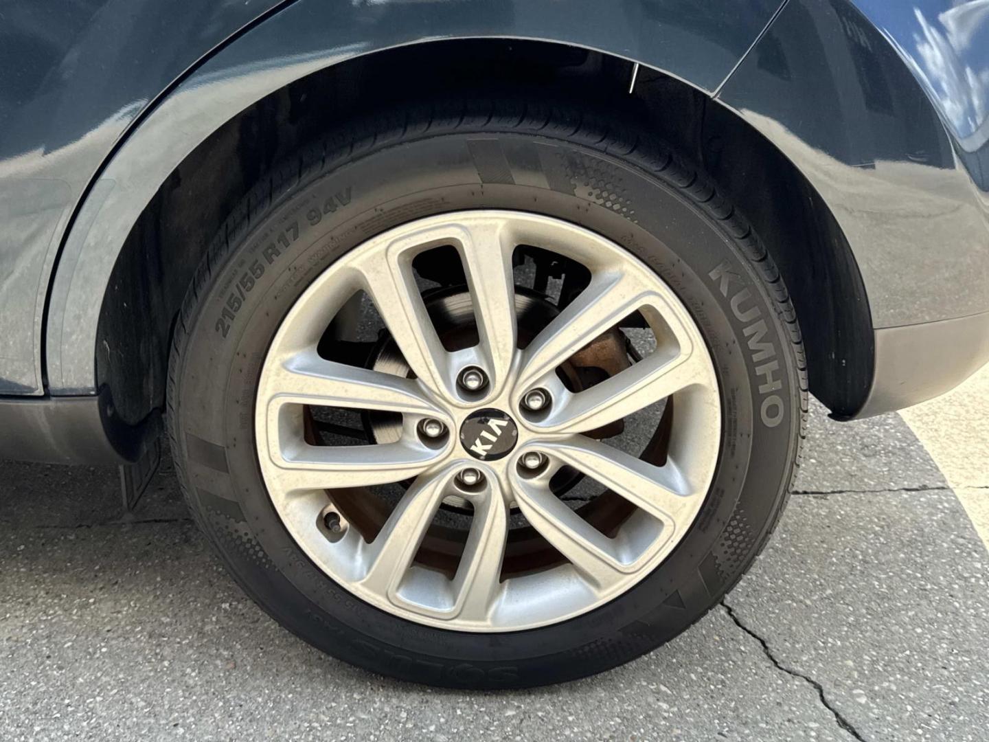 2018 Blue /Black Kia Soul + Auto (KNDJP3A53J7) , Automatic transmission, located at 6904 Johnston St., Lafayette, LA, 70503, (337) 988-1960, 30.143589, -92.100601- Photo#4