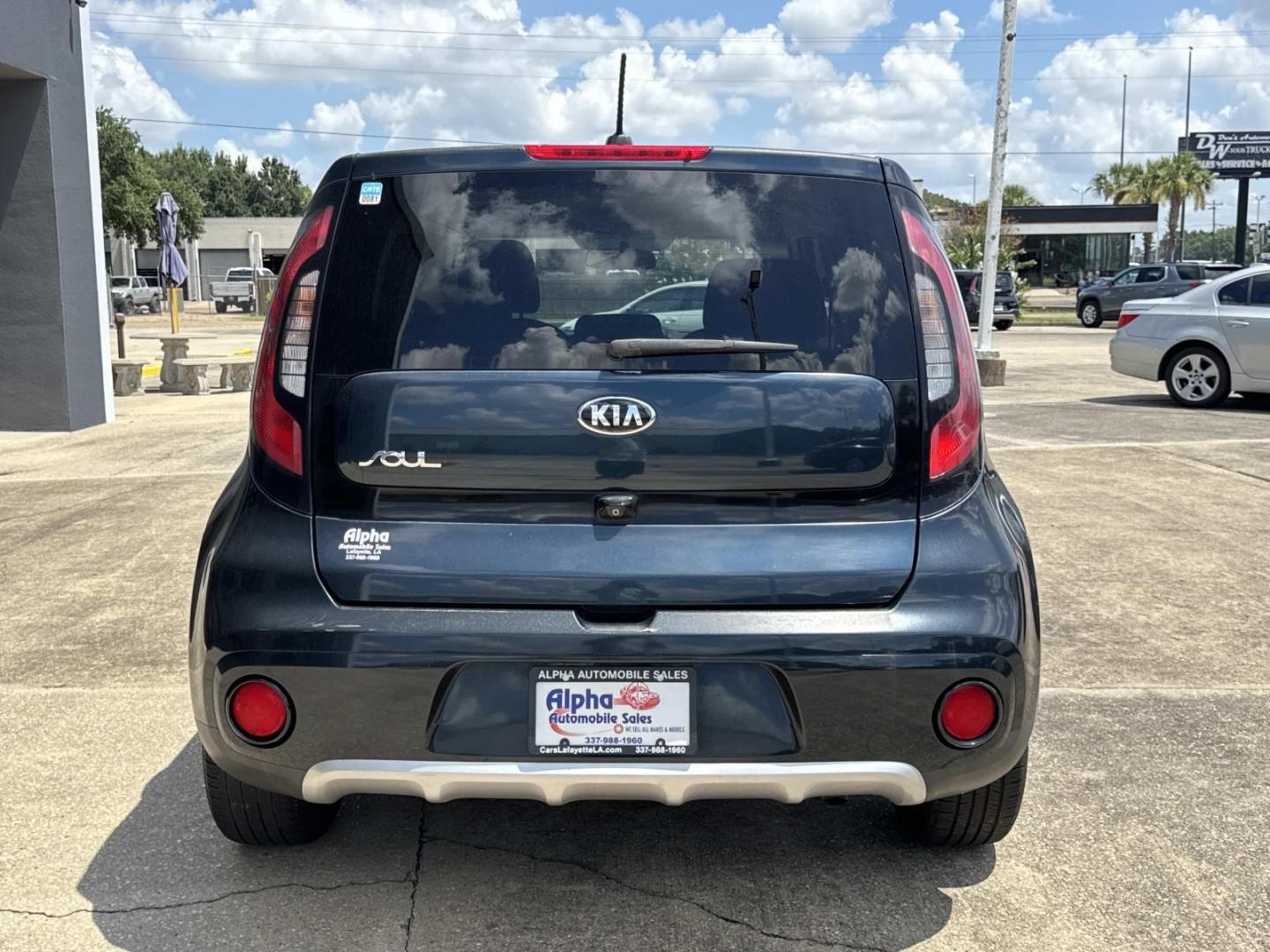 2018 Blue /Black Kia Soul + Auto (KNDJP3A53J7) , Automatic transmission, located at 6904 Johnston St., Lafayette, LA, 70503, (337) 988-1960, 30.143589, -92.100601- Photo#6
