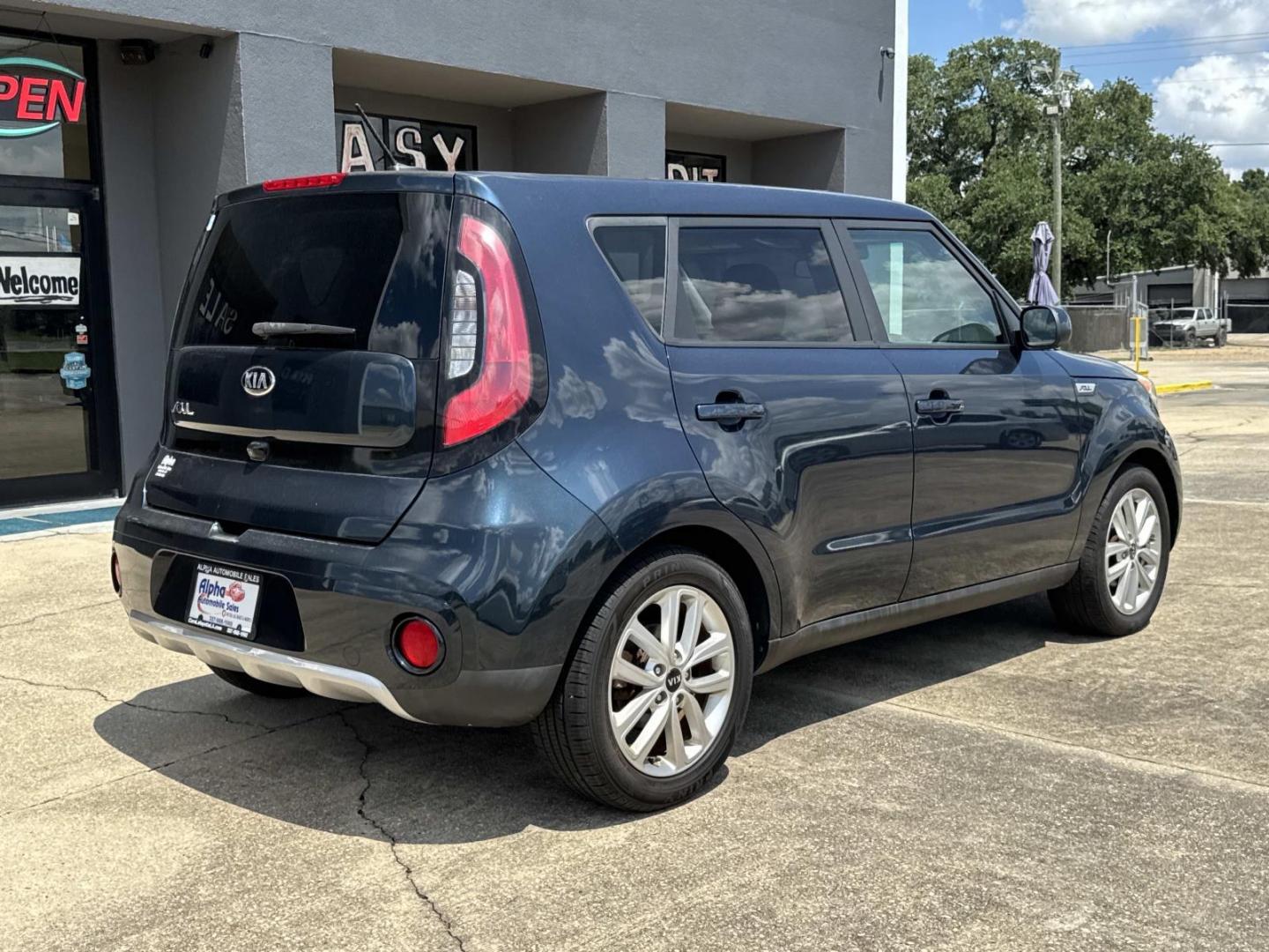 2018 Blue /Black Kia Soul + Auto (KNDJP3A53J7) , Automatic transmission, located at 6904 Johnston St., Lafayette, LA, 70503, (337) 988-1960, 30.143589, -92.100601- Photo#7