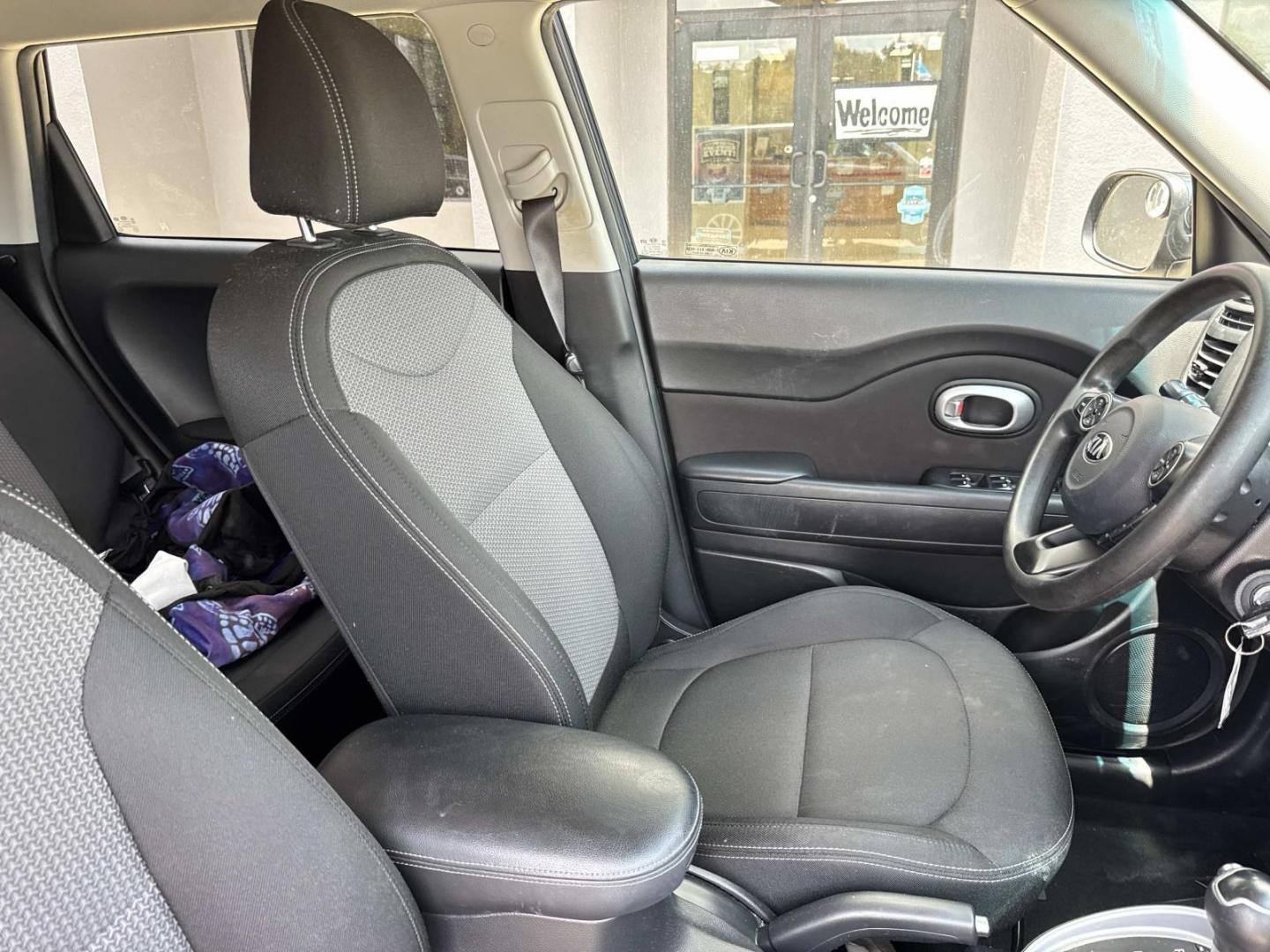 2018 Blue /Black Kia Soul + Auto (KNDJP3A53J7) , Automatic transmission, located at 6904 Johnston St., Lafayette, LA, 70503, (337) 988-1960, 30.143589, -92.100601- Photo#10