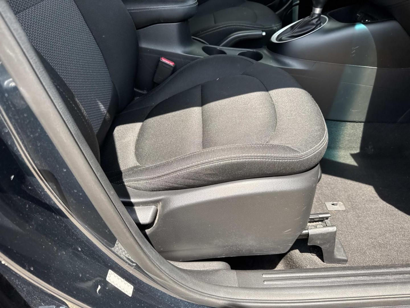 2018 Blue /Black Kia Soul + Auto (KNDJP3A53J7) , Automatic transmission, located at 6904 Johnston St., Lafayette, LA, 70503, (337) 988-1960, 30.143589, -92.100601- Photo#11