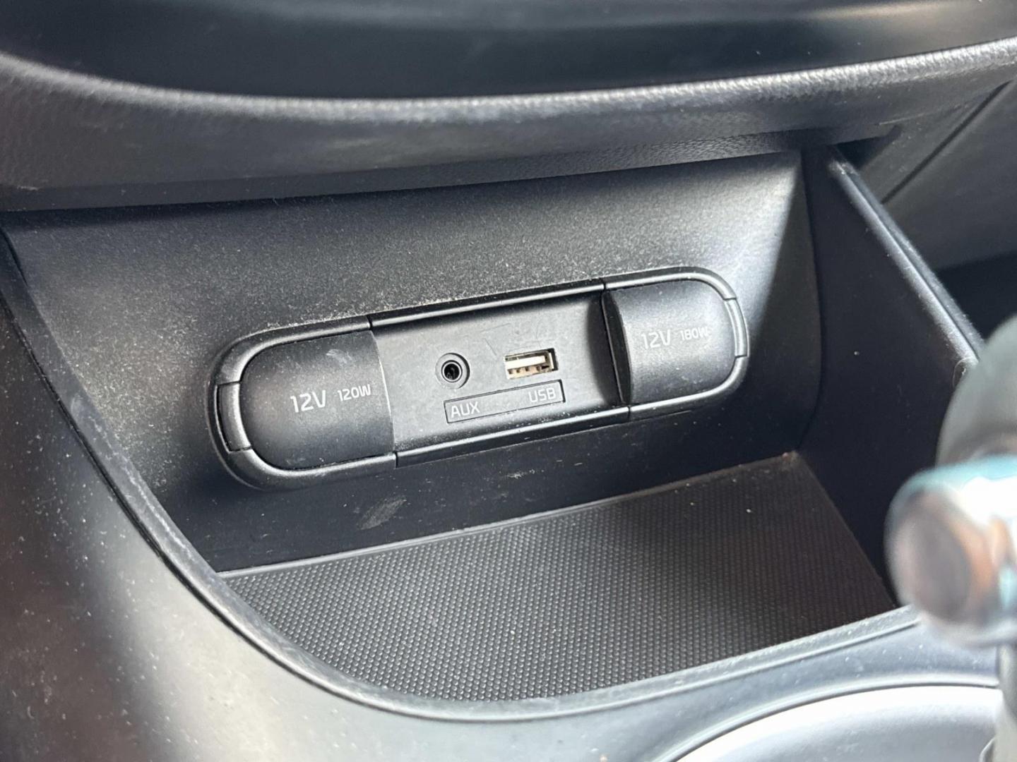 2018 Blue /Black Kia Soul + Auto (KNDJP3A53J7) , Automatic transmission, located at 6904 Johnston St., Lafayette, LA, 70503, (337) 988-1960, 30.143589, -92.100601- Photo#27