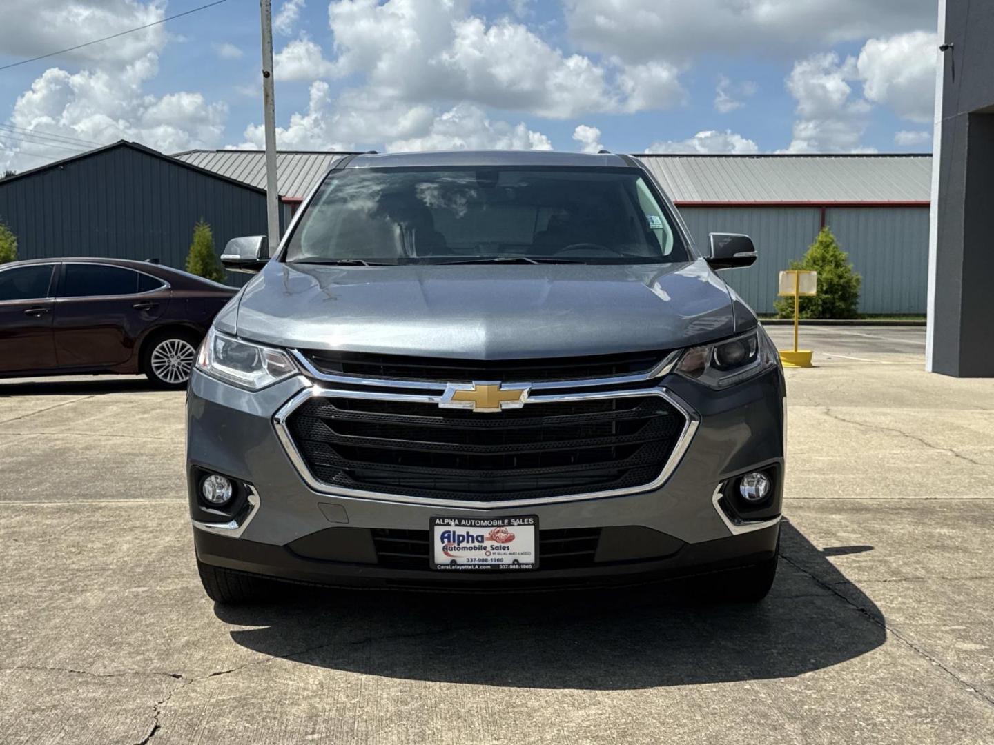 2020 Silver /Jet Black Chevrolet Traverse FWD 4dr LT Cloth w/1LT (1GNERGKW8LJ) , Automatic transmission, located at 6904 Johnston St., Lafayette, LA, 70503, (337) 988-1960, 30.143589, -92.100601- Photo#2