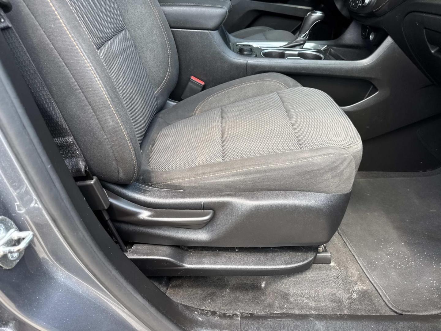 2020 Silver /Jet Black Chevrolet Traverse FWD 4dr LT Cloth w/1LT (1GNERGKW8LJ) , Automatic transmission, located at 6904 Johnston St., Lafayette, LA, 70503, (337) 988-1960, 30.143589, -92.100601- Photo#12