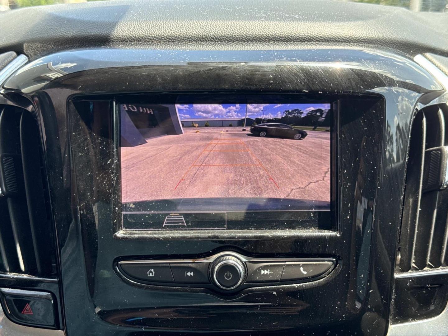 2020 Silver /Jet Black Chevrolet Traverse FWD 4dr LT Cloth w/1LT (1GNERGKW8LJ) , Automatic transmission, located at 6904 Johnston St., Lafayette, LA, 70503, (337) 988-1960, 30.143589, -92.100601- Photo#26
