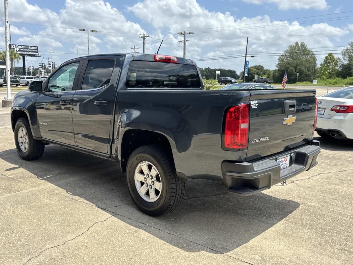 2020 Gray /Gray Chevrolet Colorado 2WD Crew Cab 128 Work Truck (1GCGSBEA5L1) , Automatic transmission, located at 6904 Johnston St., Lafayette, LA, 70503, (337) 988-1960, 30.143589, -92.100601- Photo#5