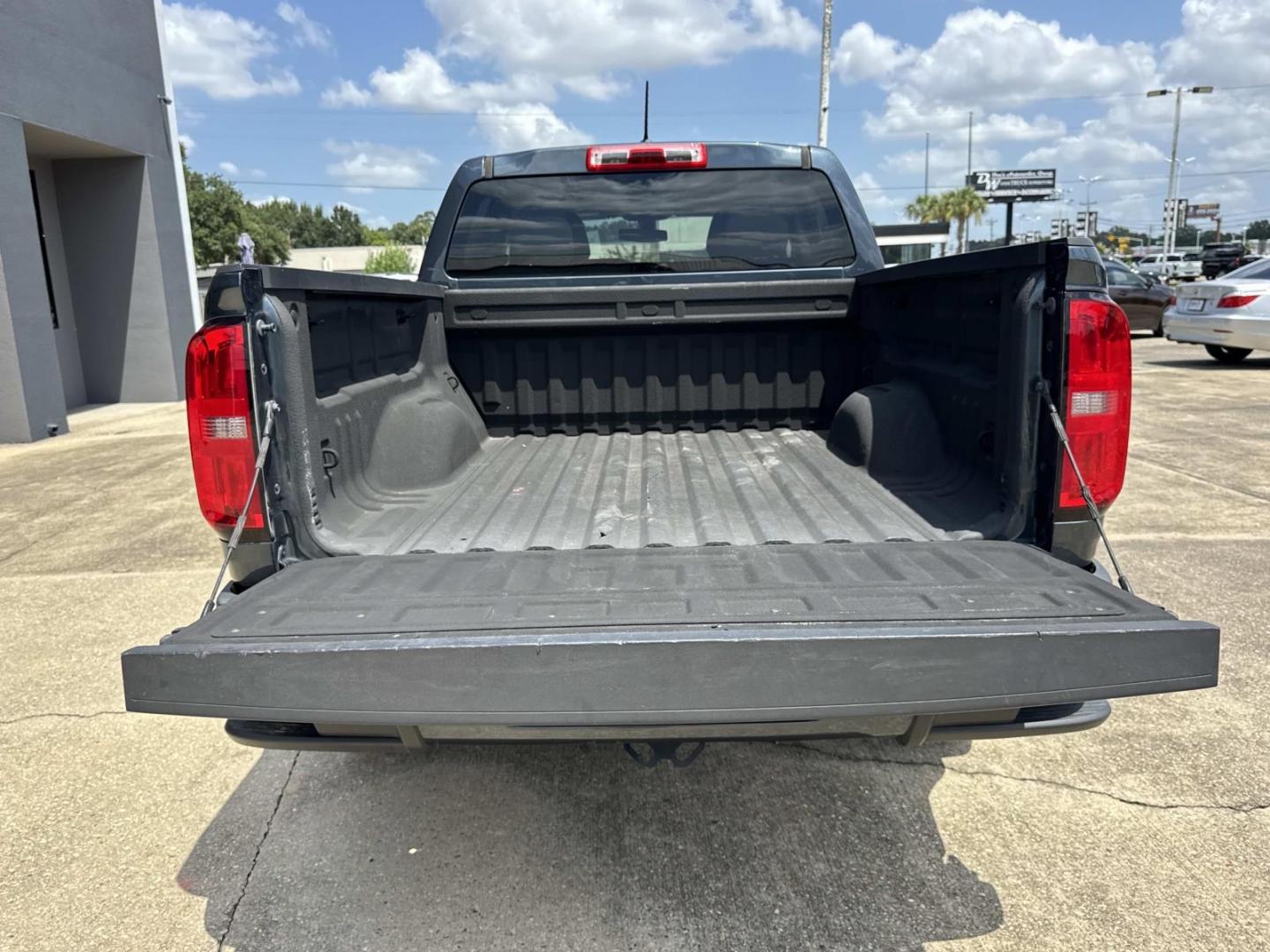 2020 Gray /Gray Chevrolet Colorado 2WD Crew Cab 128 Work Truck (1GCGSBEA5L1) , Automatic transmission, located at 6904 Johnston St., Lafayette, LA, 70503, (337) 988-1960, 30.143589, -92.100601- Photo#8