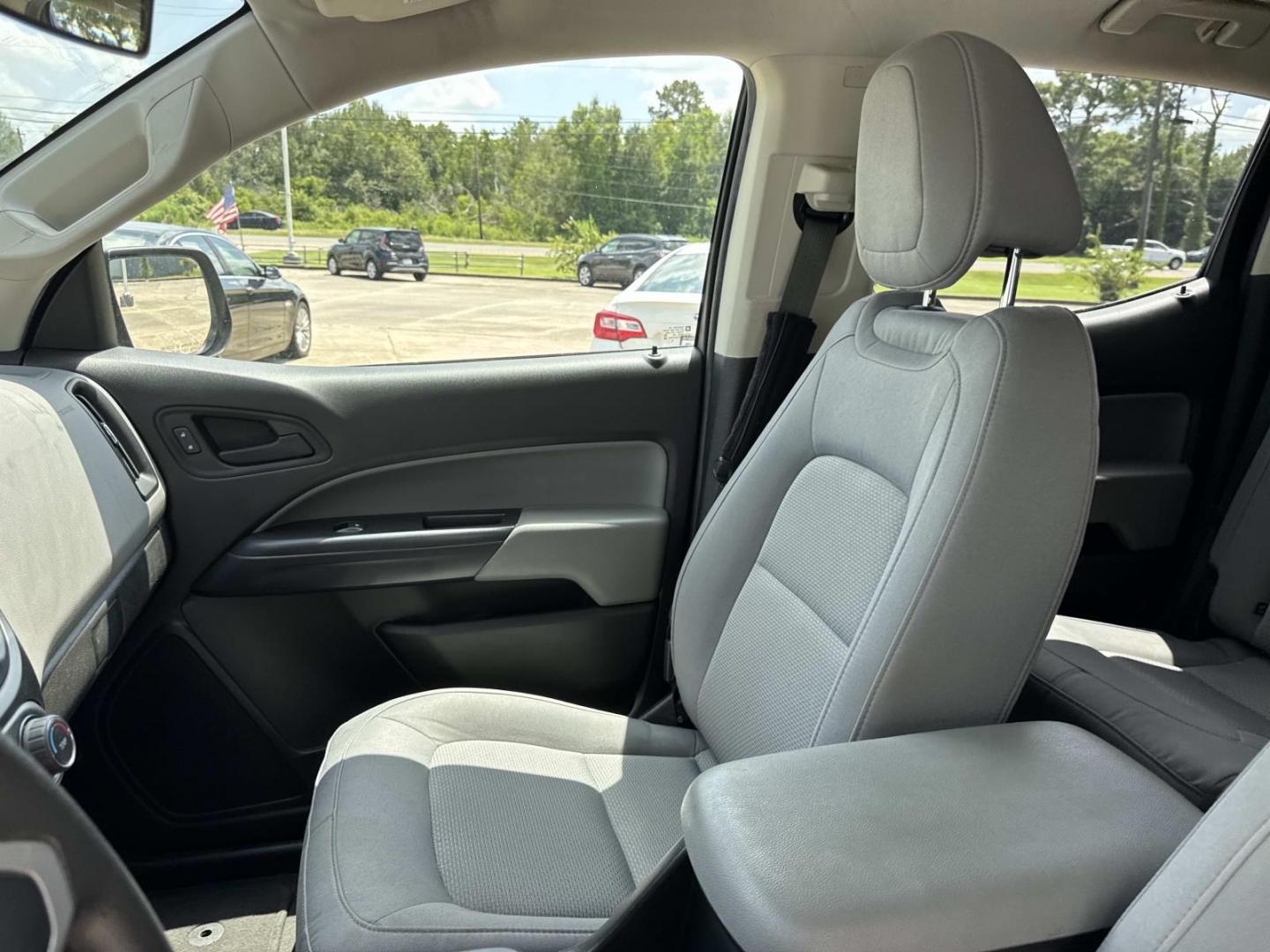 2020 Gray /Gray Chevrolet Colorado 2WD Crew Cab 128 Work Truck (1GCGSBEA5L1) , Automatic transmission, located at 6904 Johnston St., Lafayette, LA, 70503, (337) 988-1960, 30.143589, -92.100601- Photo#15