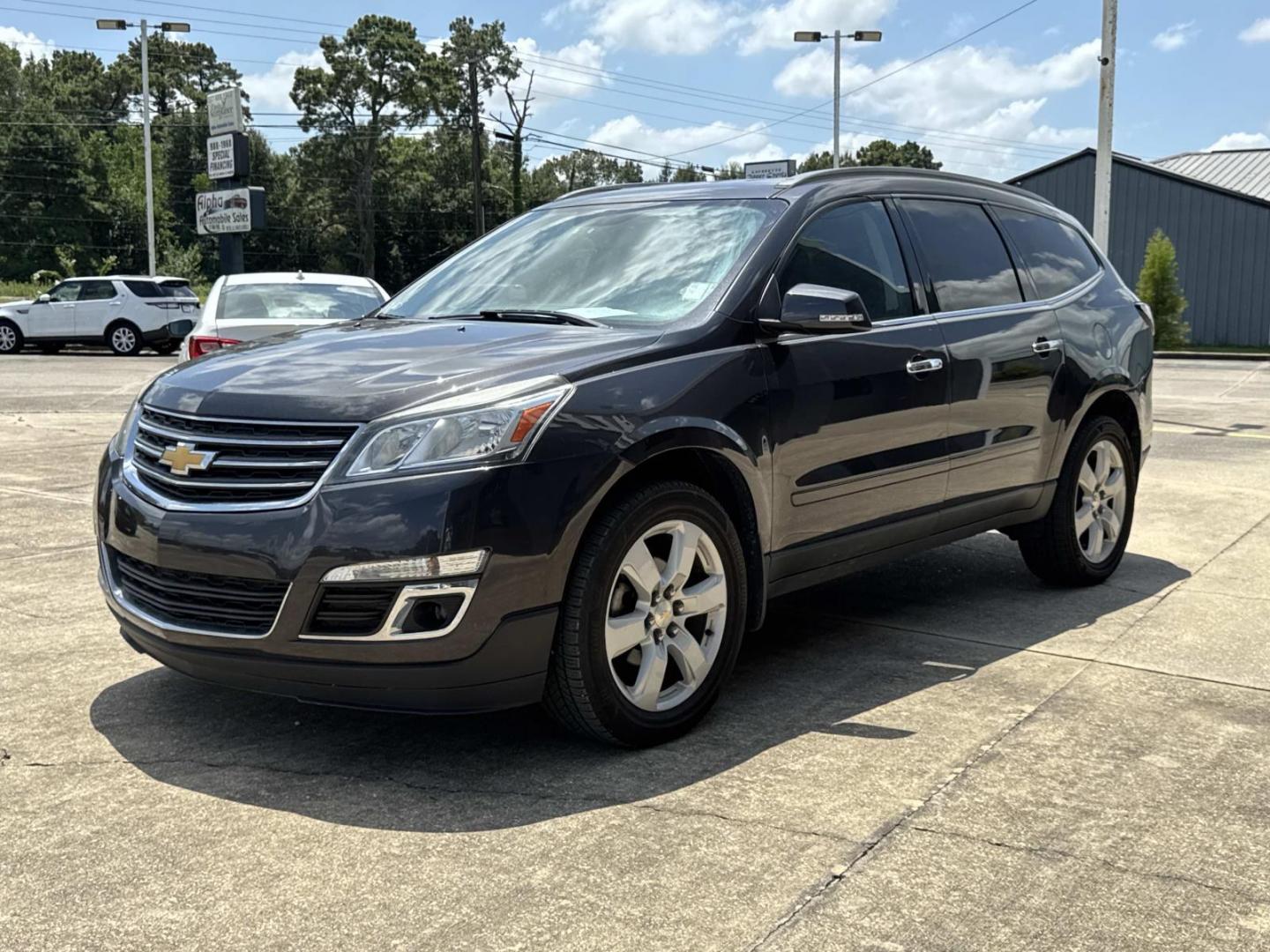 2016 Gray /Gray Chevrolet Traverse FWD 4dr LT w/1LT (1GNKRGKDXGJ) , Automatic transmission, located at 6904 Johnston St., Lafayette, LA, 70503, (337) 988-1960, 30.143589, -92.100601- Photo#3