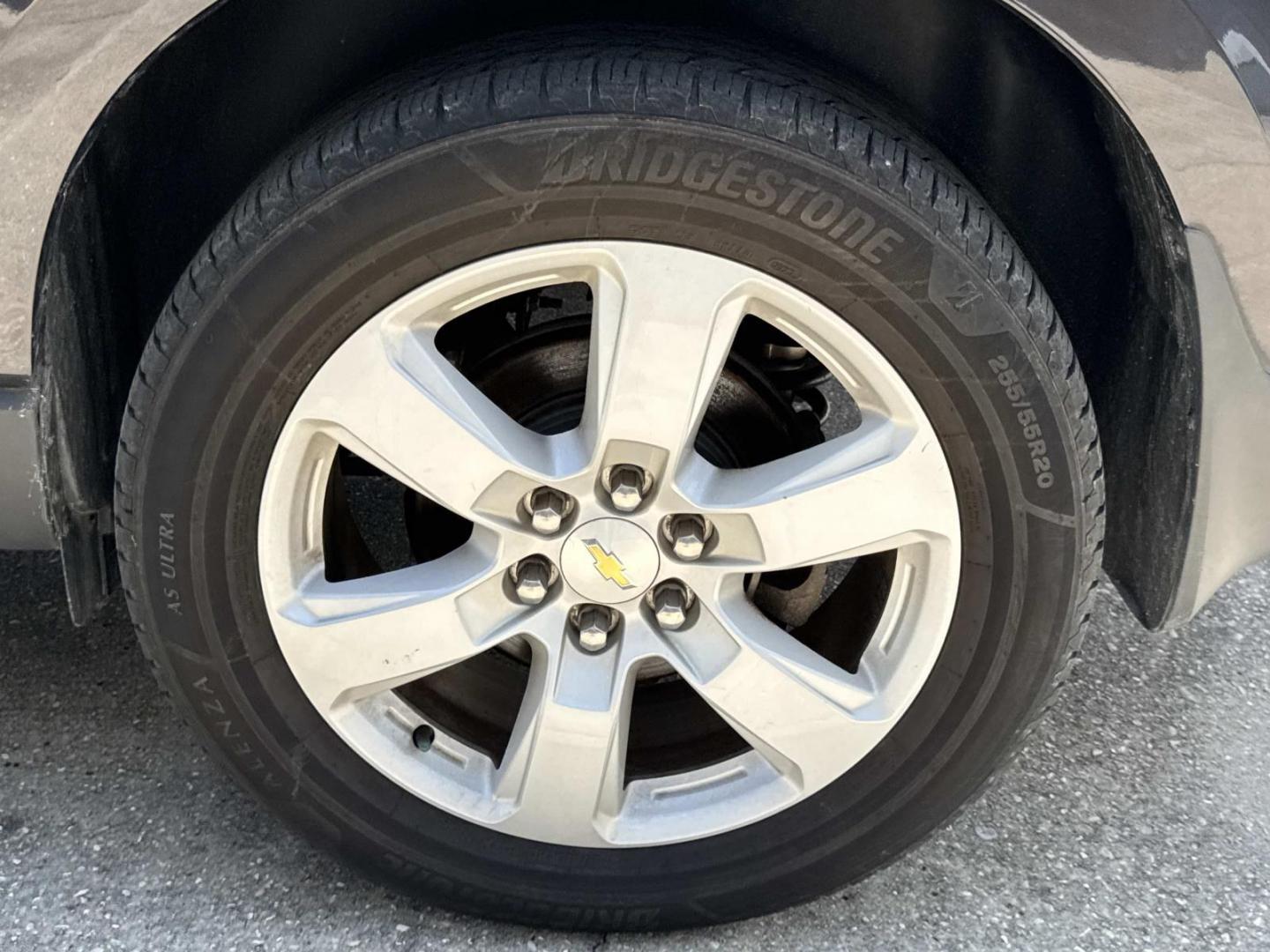 2016 Gray /Gray Chevrolet Traverse FWD 4dr LT w/1LT (1GNKRGKDXGJ) , Automatic transmission, located at 6904 Johnston St., Lafayette, LA, 70503, (337) 988-1960, 30.143589, -92.100601- Photo#4
