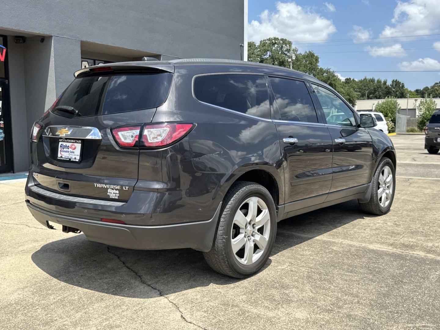 2016 Gray /Gray Chevrolet Traverse FWD 4dr LT w/1LT (1GNKRGKDXGJ) , Automatic transmission, located at 6904 Johnston St., Lafayette, LA, 70503, (337) 988-1960, 30.143589, -92.100601- Photo#7