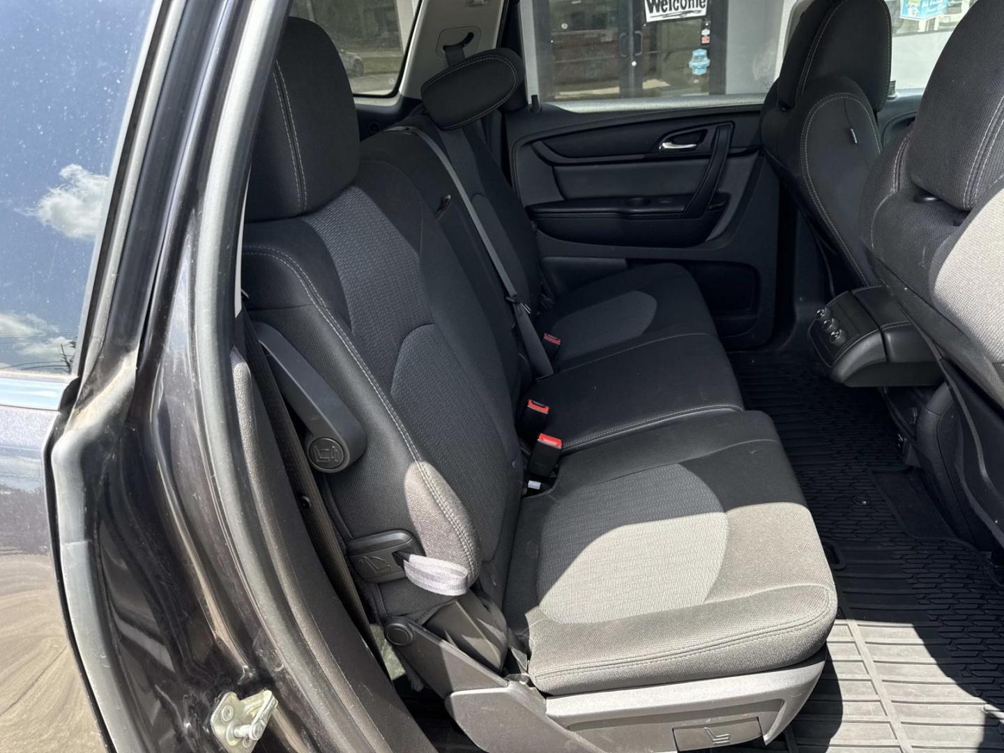 2016 Gray /Gray Chevrolet Traverse FWD 4dr LT w/1LT (1GNKRGKDXGJ) , Automatic transmission, located at 6904 Johnston St., Lafayette, LA, 70503, (337) 988-1960, 30.143589, -92.100601- Photo#9