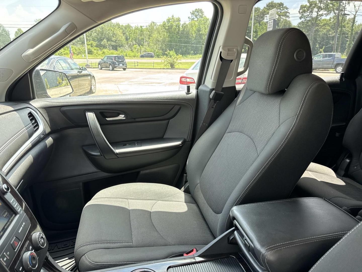2016 Gray /Gray Chevrolet Traverse FWD 4dr LT w/1LT (1GNKRGKDXGJ) , Automatic transmission, located at 6904 Johnston St., Lafayette, LA, 70503, (337) 988-1960, 30.143589, -92.100601- Photo#17
