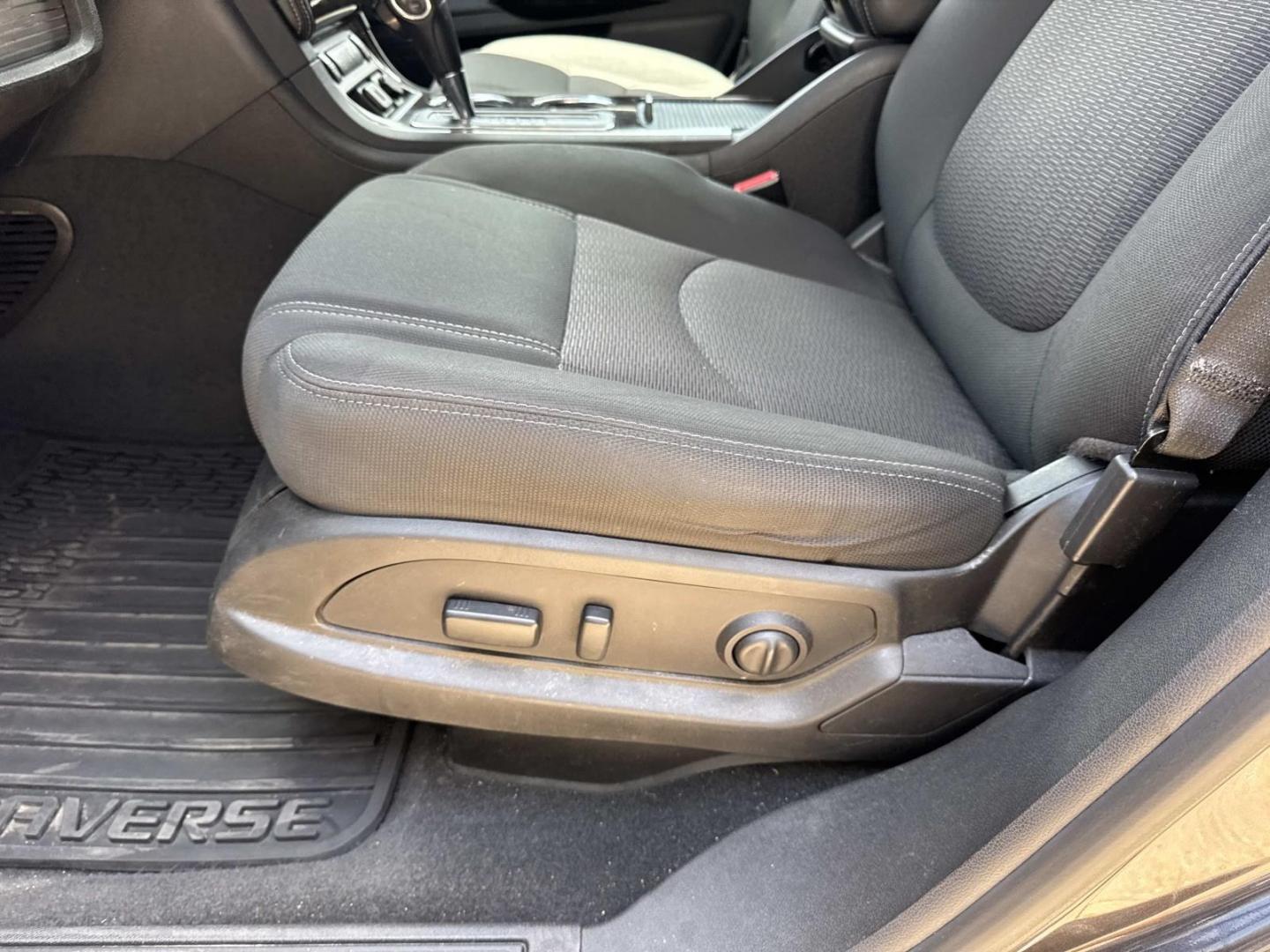 2016 Gray /Gray Chevrolet Traverse FWD 4dr LT w/1LT (1GNKRGKDXGJ) , Automatic transmission, located at 6904 Johnston St., Lafayette, LA, 70503, (337) 988-1960, 30.143589, -92.100601- Photo#18