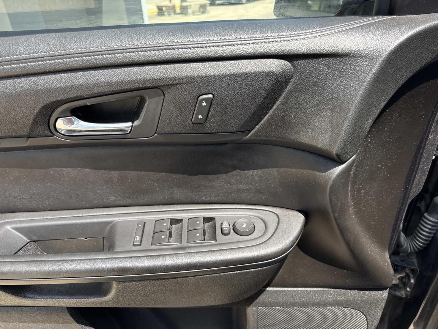2016 Gray /Gray Chevrolet Traverse FWD 4dr LT w/1LT (1GNKRGKDXGJ) , Automatic transmission, located at 6904 Johnston St., Lafayette, LA, 70503, (337) 988-1960, 30.143589, -92.100601- Photo#21