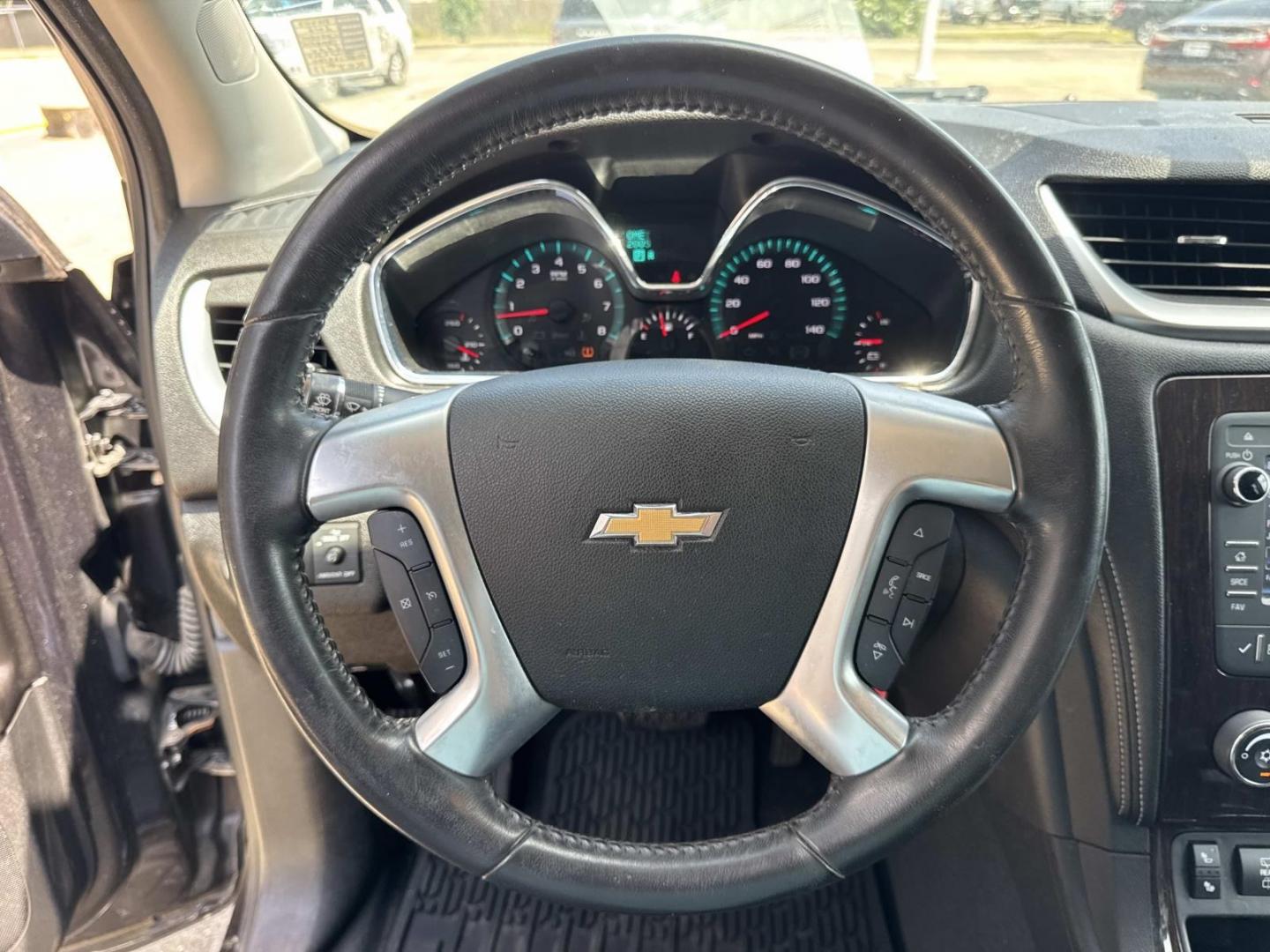 2016 Gray /Gray Chevrolet Traverse FWD 4dr LT w/1LT (1GNKRGKDXGJ) , Automatic transmission, located at 6904 Johnston St., Lafayette, LA, 70503, (337) 988-1960, 30.143589, -92.100601- Photo#23