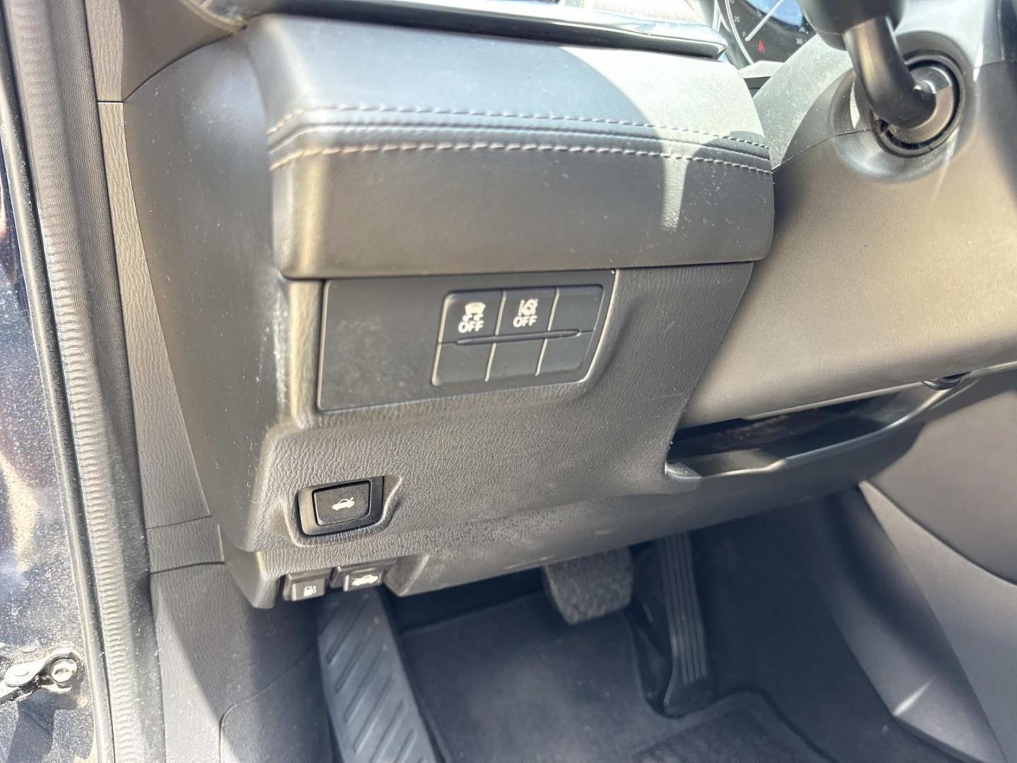 2020 Blue /Black Mazda MAZDA6 Touring Auto (JM1GL1VM9L1) , Automatic transmission, located at 6904 Johnston St., Lafayette, LA, 70503, (337) 988-1960, 30.143589, -92.100601- Photo#18