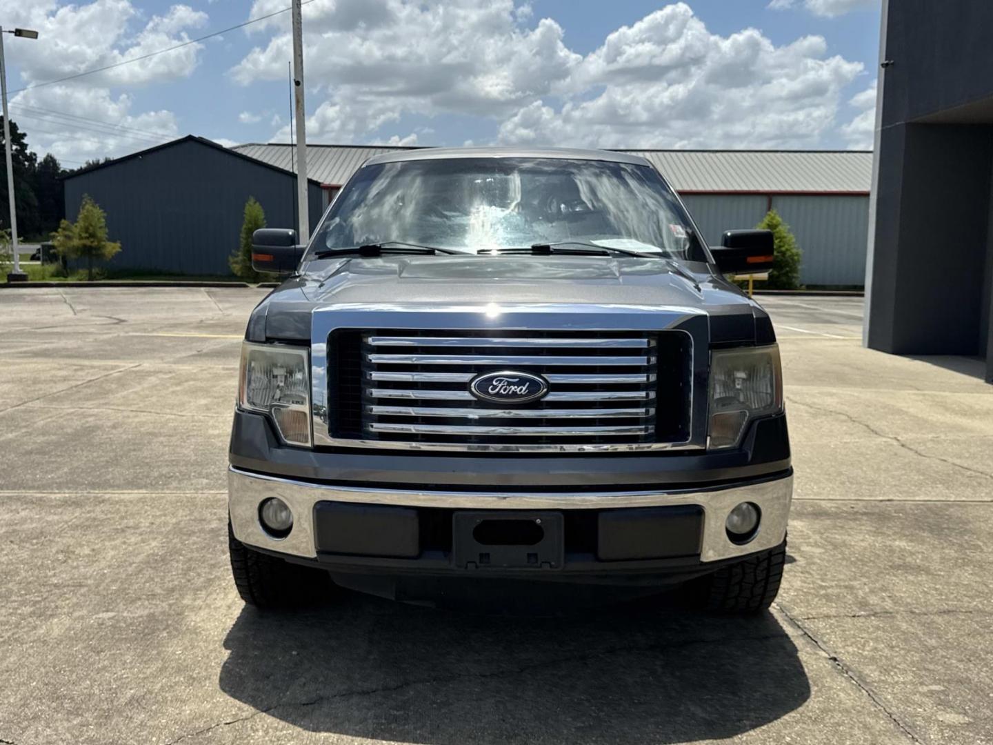 2012 Gray /Steel Gray Ford F-150 2WD SuperCrew 145 XL (1FTEW1CM3CF) , Automatic transmission, located at 6904 Johnston St., Lafayette, LA, 70503, (337) 988-1960, 30.143589, -92.100601- Photo#2