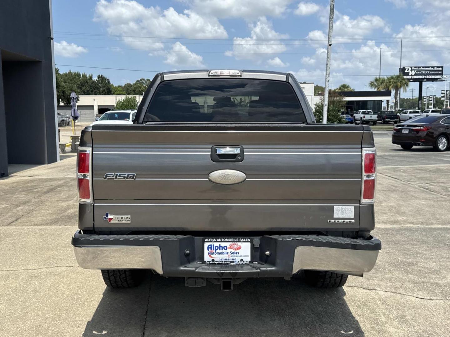 2012 Gray /Steel Gray Ford F-150 2WD SuperCrew 145 XL (1FTEW1CM3CF) , Automatic transmission, located at 6904 Johnston St., Lafayette, LA, 70503, (337) 988-1960, 30.143589, -92.100601- Photo#6